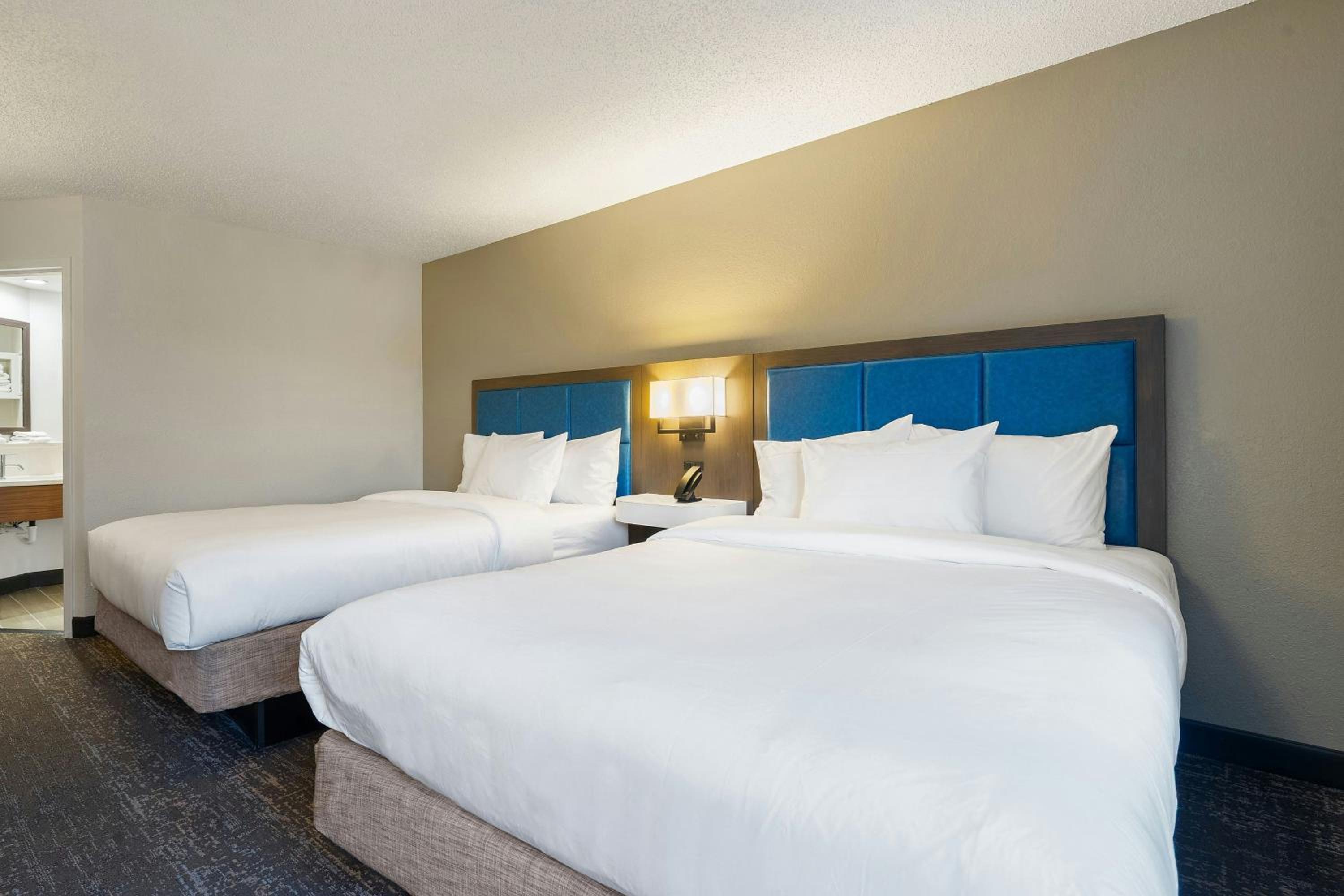 Standard Queen Room with Two Queen Beds