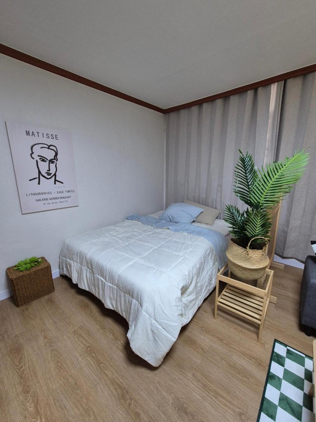 Large Double Room photo 3