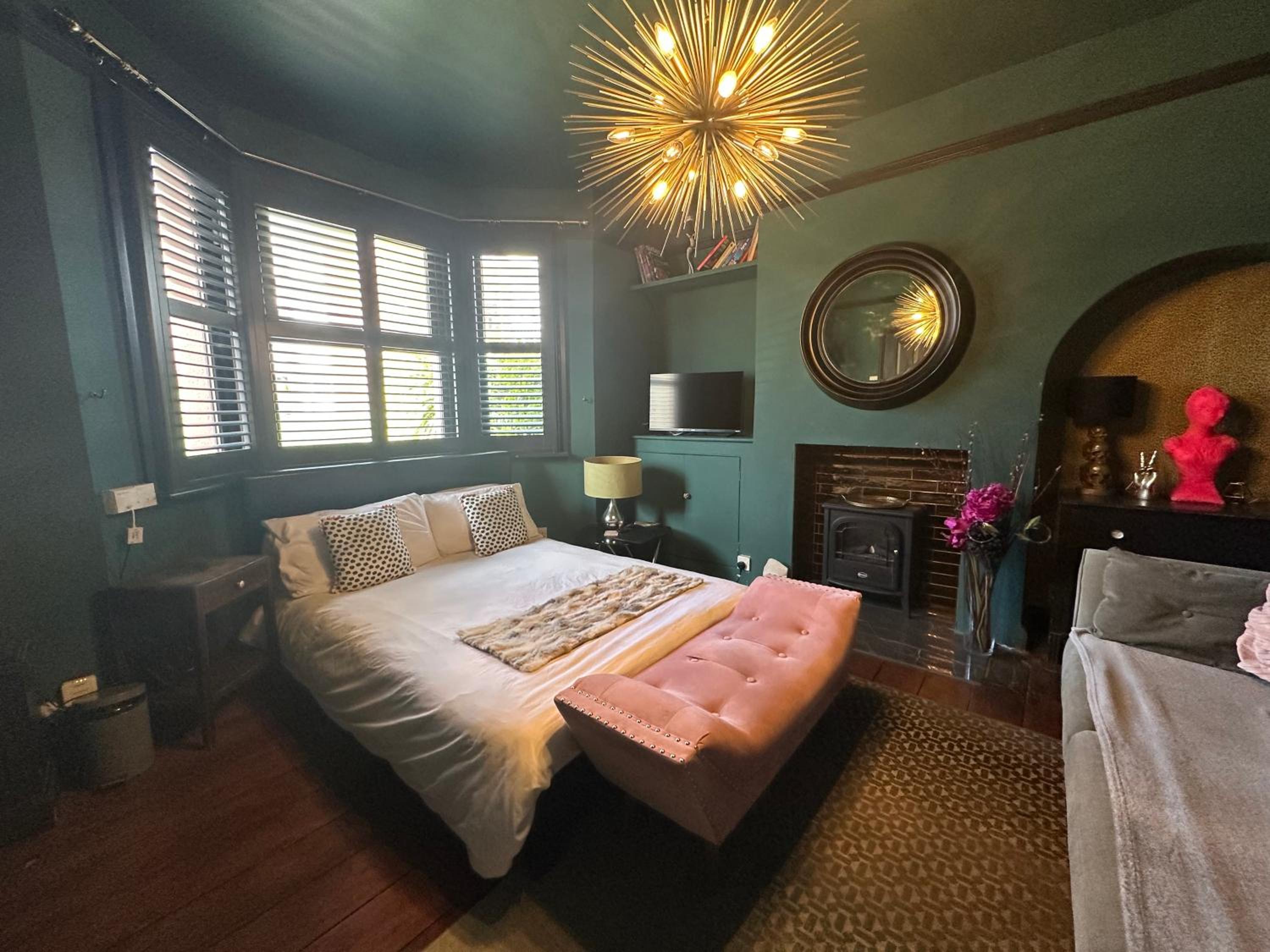 Four-Bedroom House photo 3