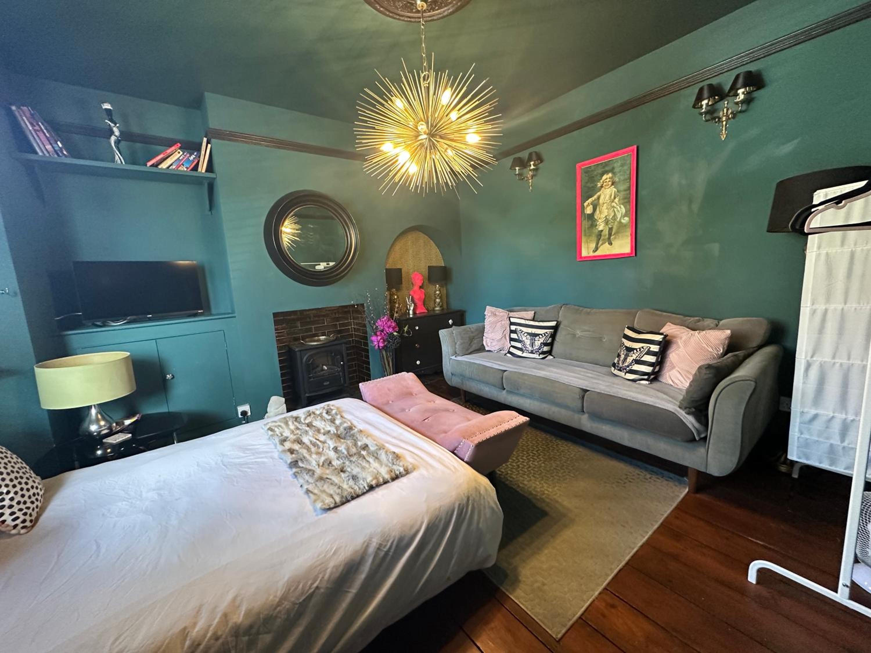 Four-Bedroom House photo 1