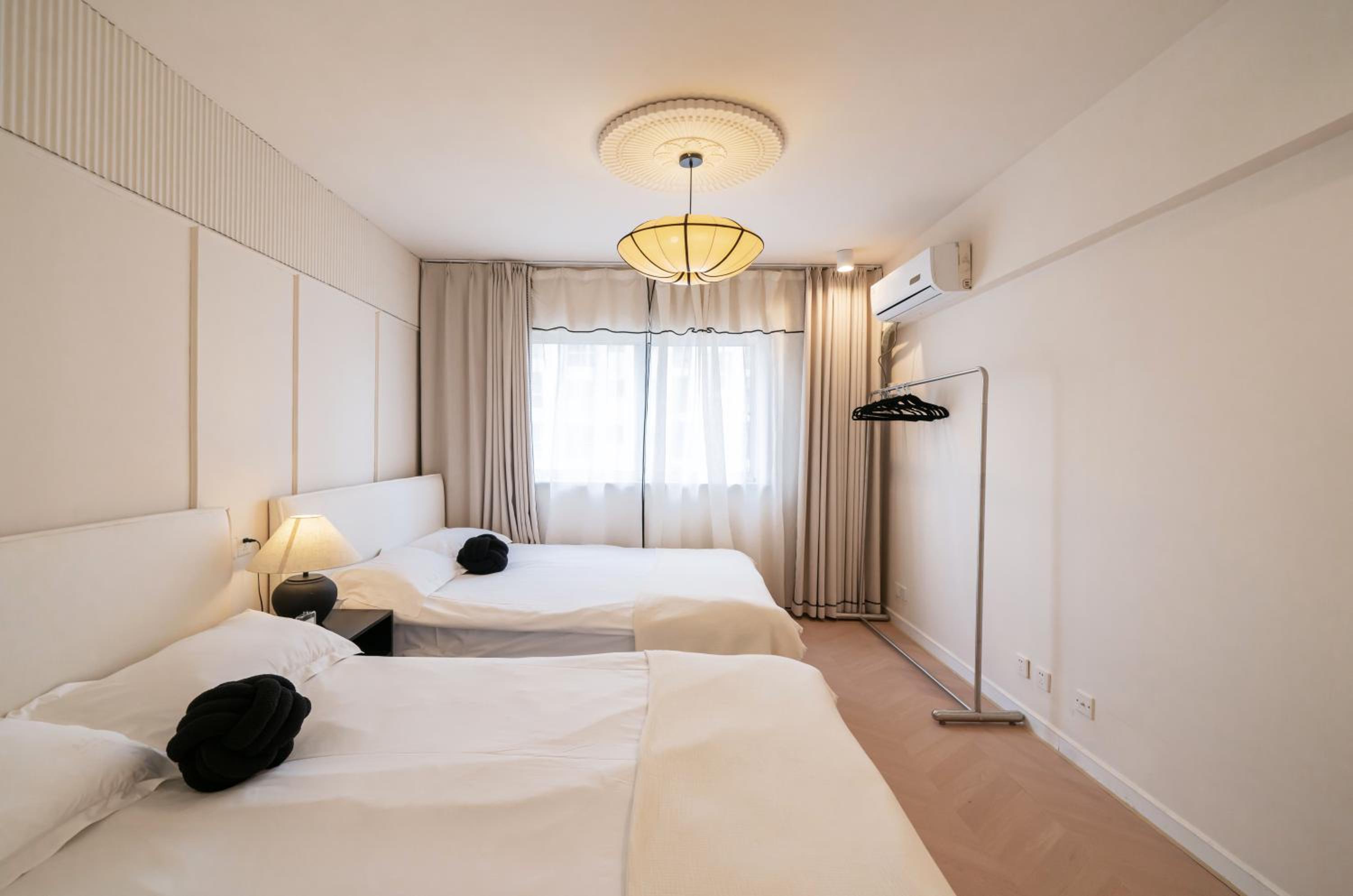 Two-Bedroom Deluxe Apartment with Balcony