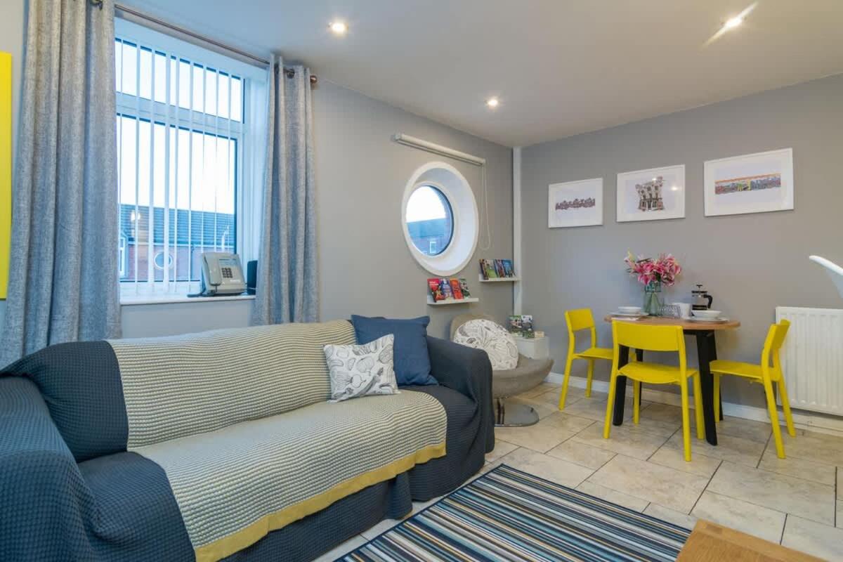 One-Bedroom Standard Apartment photo 2