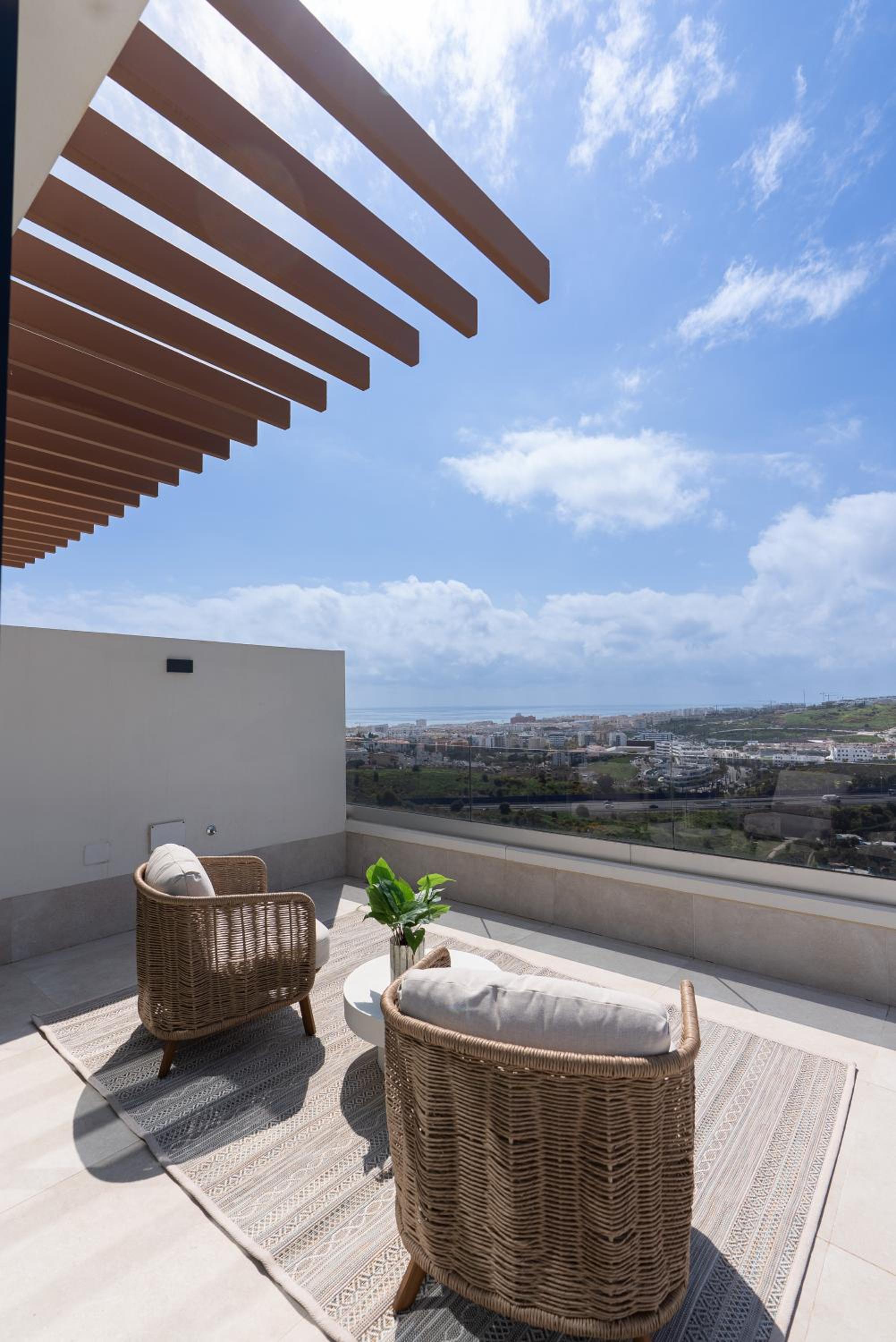 Three-Bedroom Apartment with Sea View photo 3