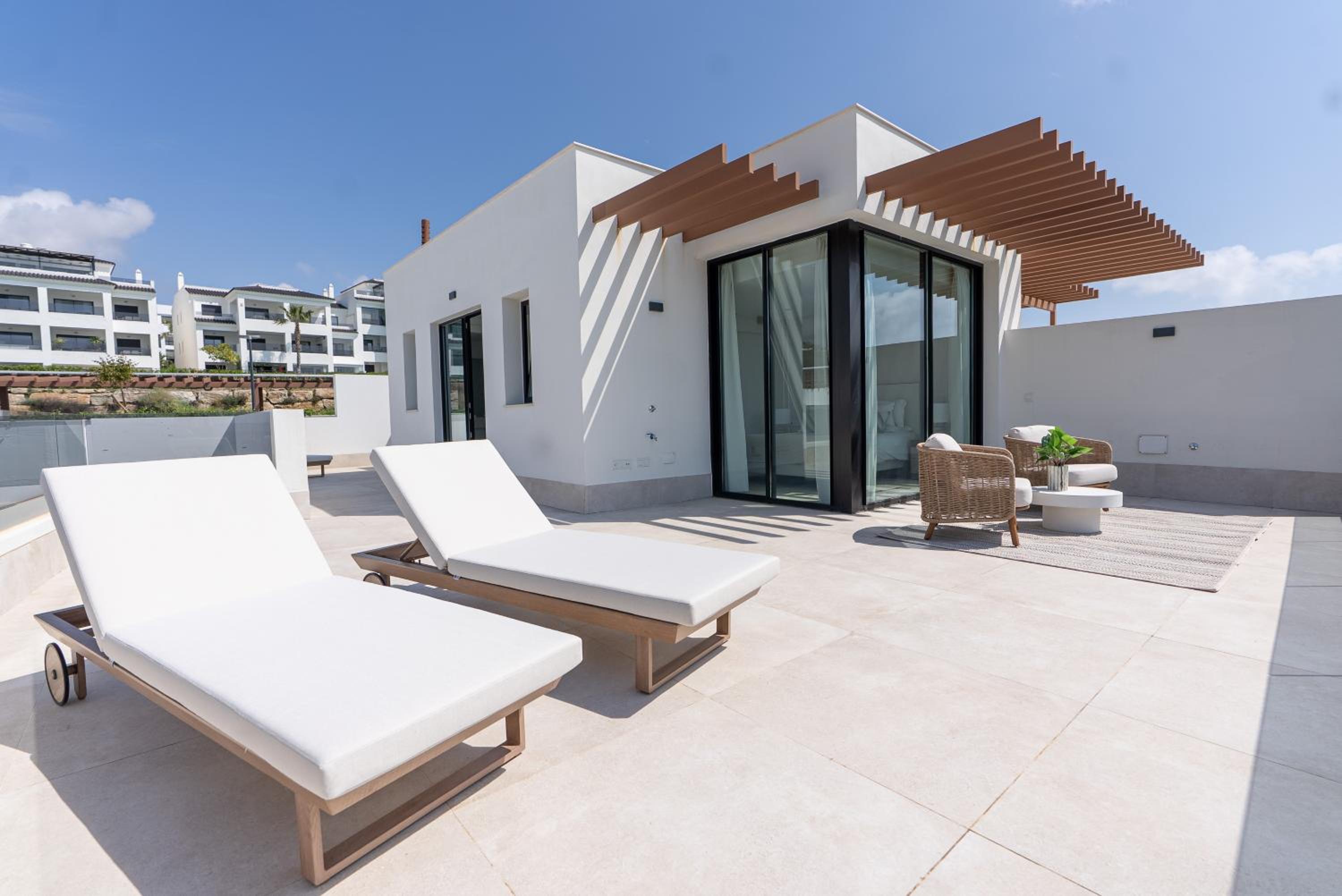 Three-Bedroom Apartment with Sea View photo 2