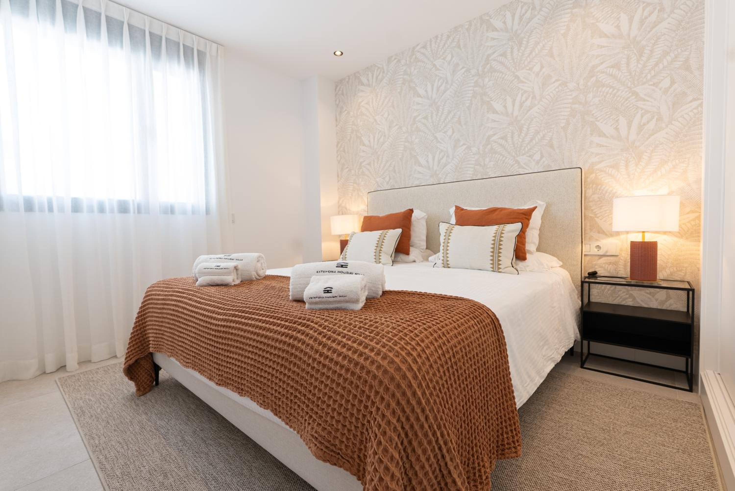 Three-Bedroom Apartment with Sea View photo 3
