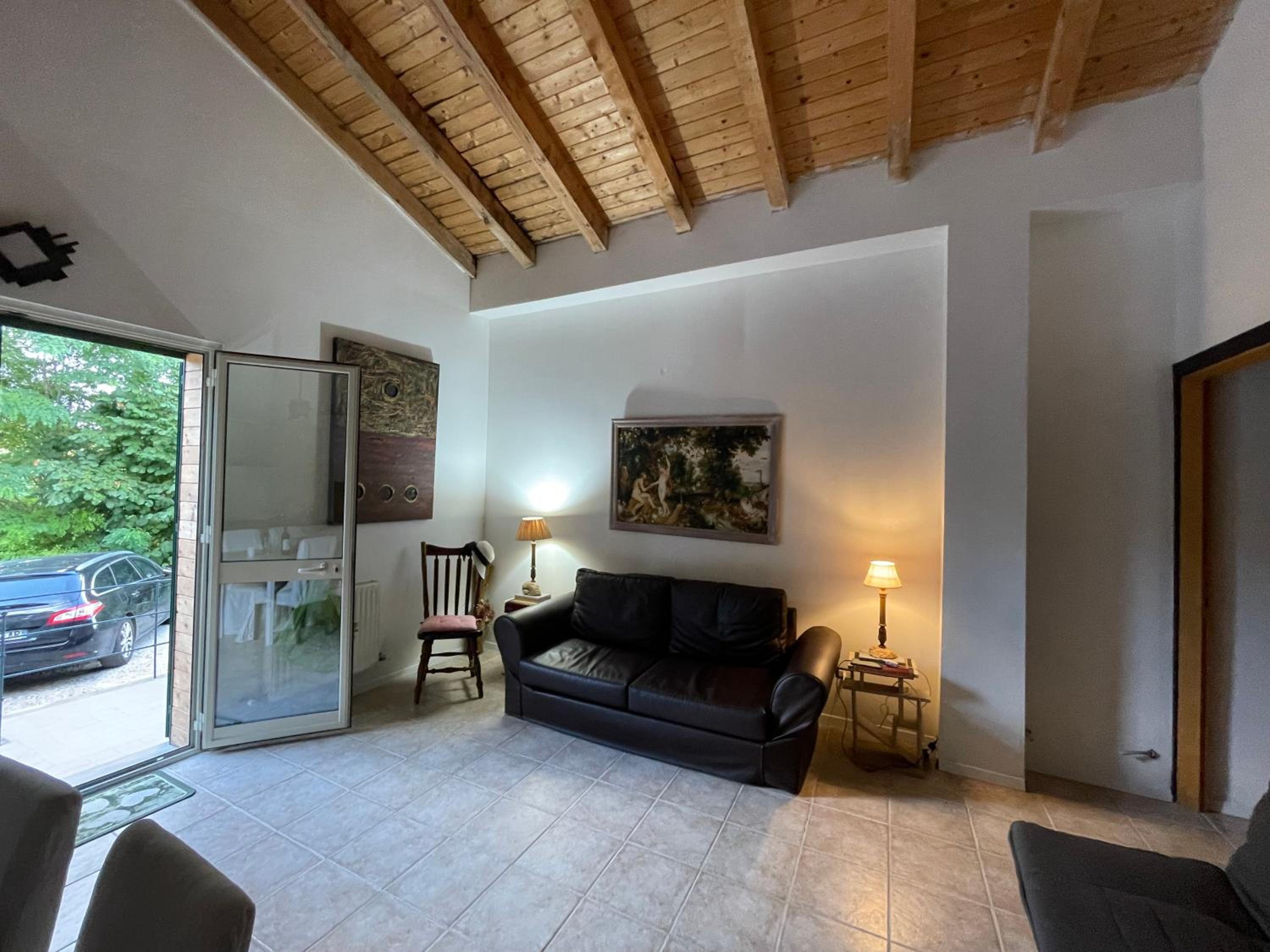 One-Bedroom Apartment with Terrace photo 2