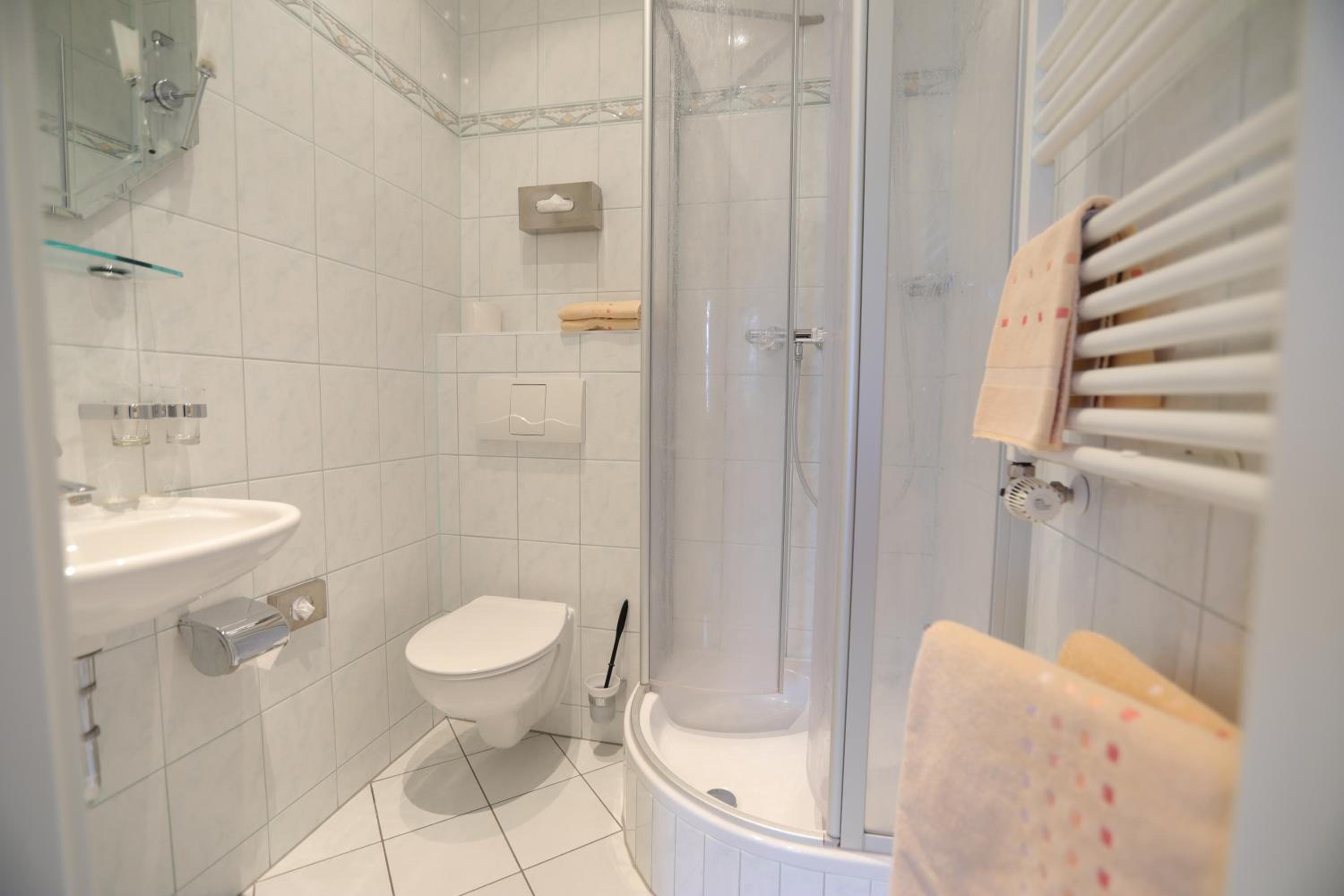 Double Room with Extra Bed photo 2