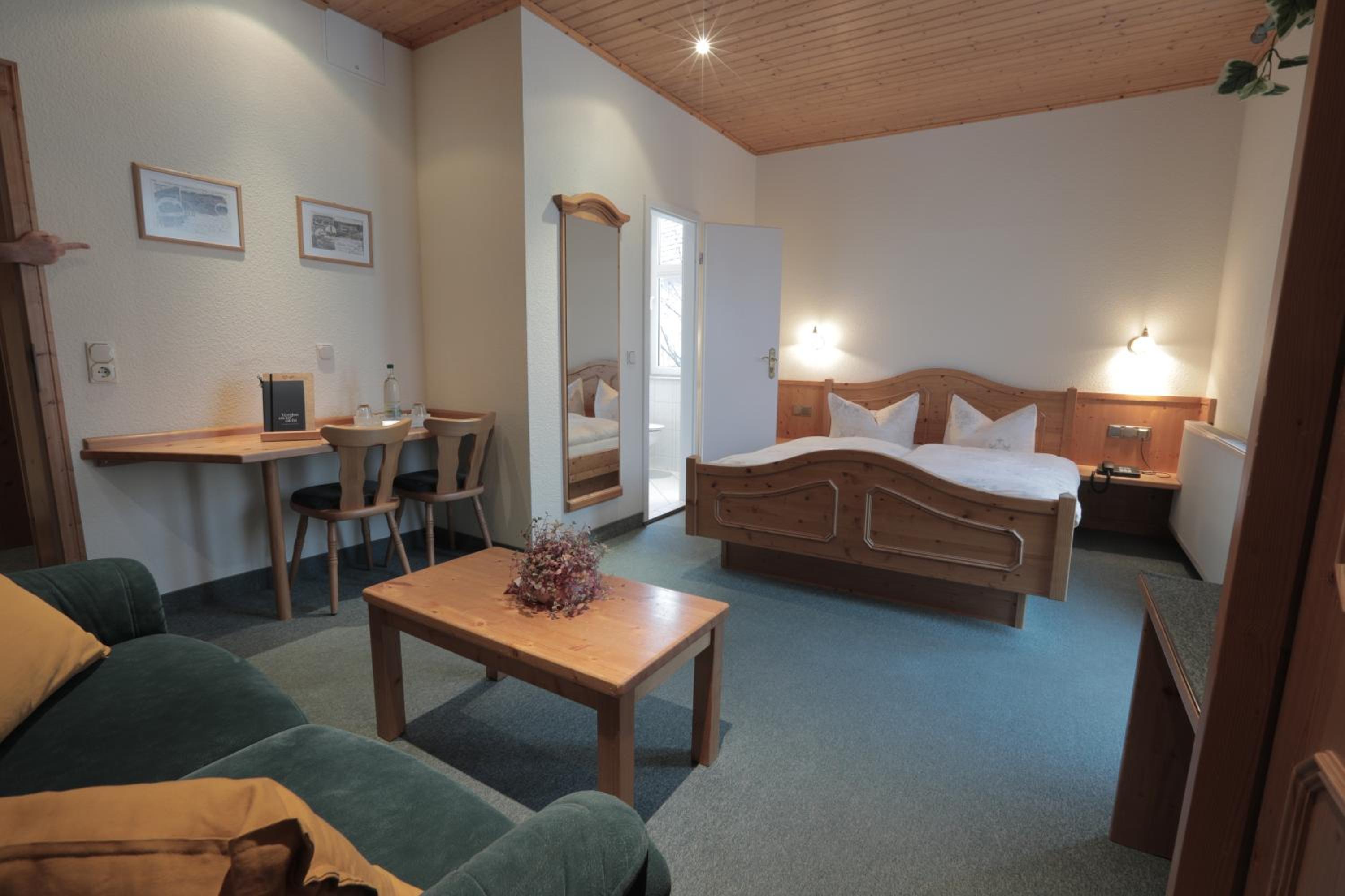 Double Room with Extra Bed photo 3