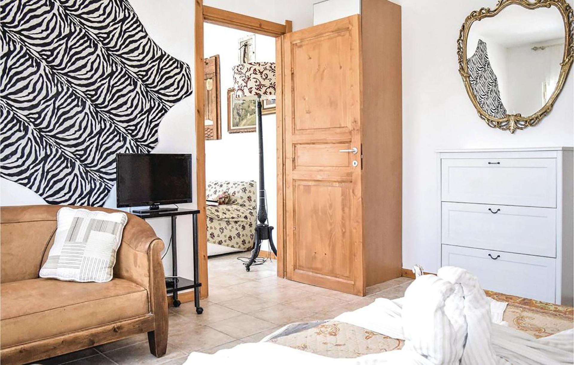 Deluxe One-Bedroom Apartment with Garden View photo 1