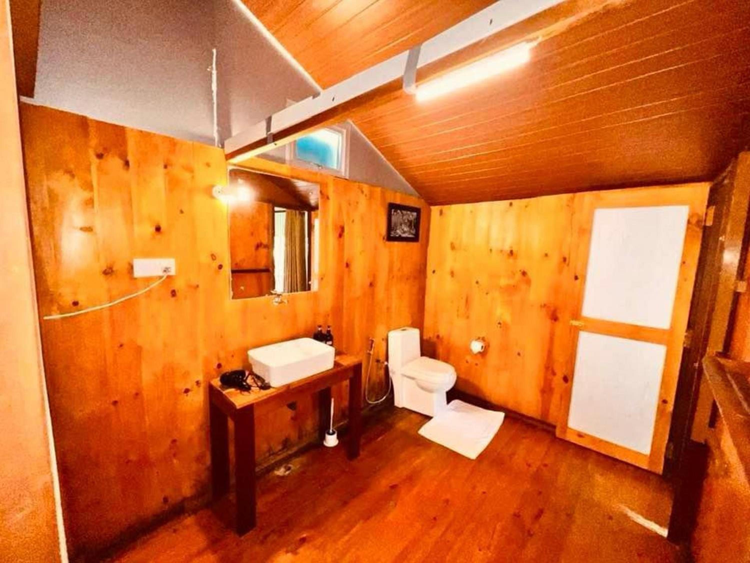 Superior Family Room photo 1