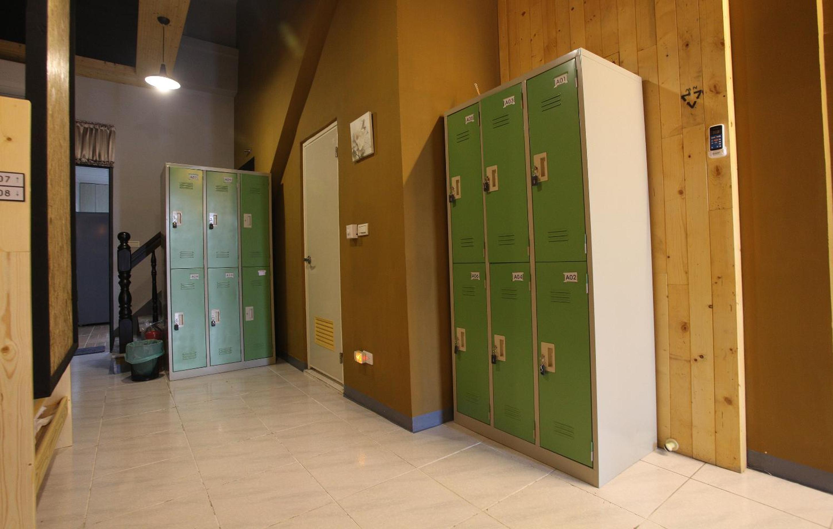 Bed in 10-Bed Mixed Dormitory Room photo 2