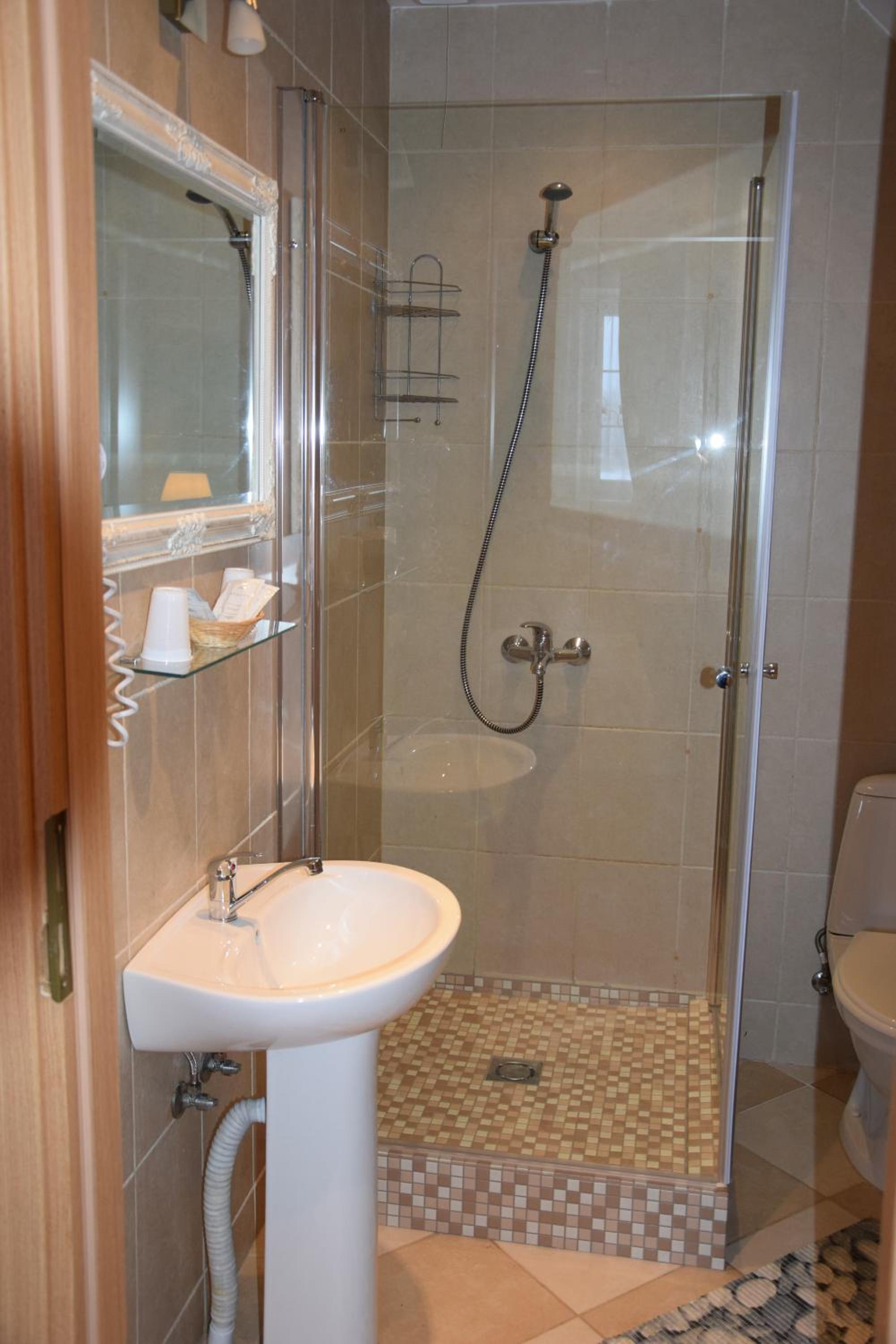 Suite - Photo 3