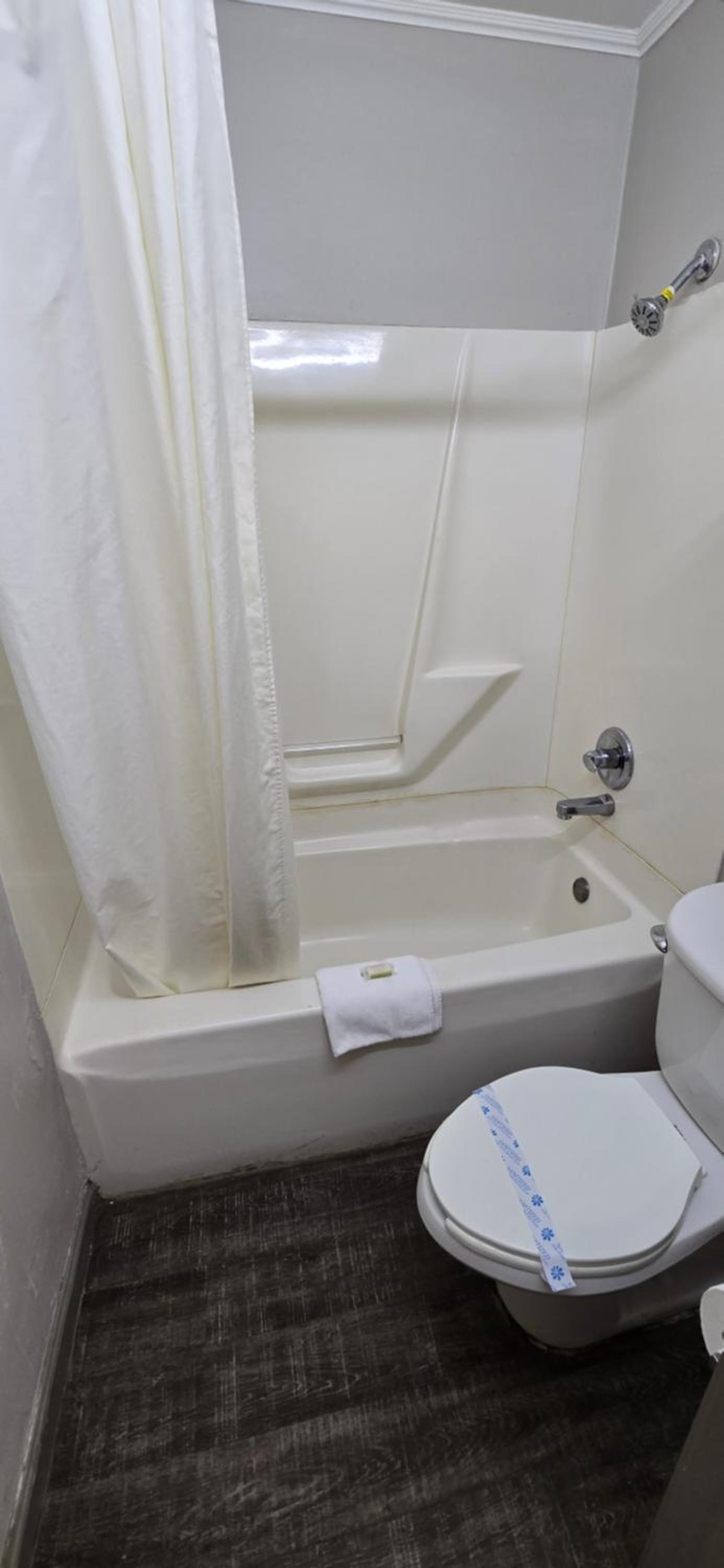 Double Room with Two Double Beds - Non-Smoking - Photo 4
