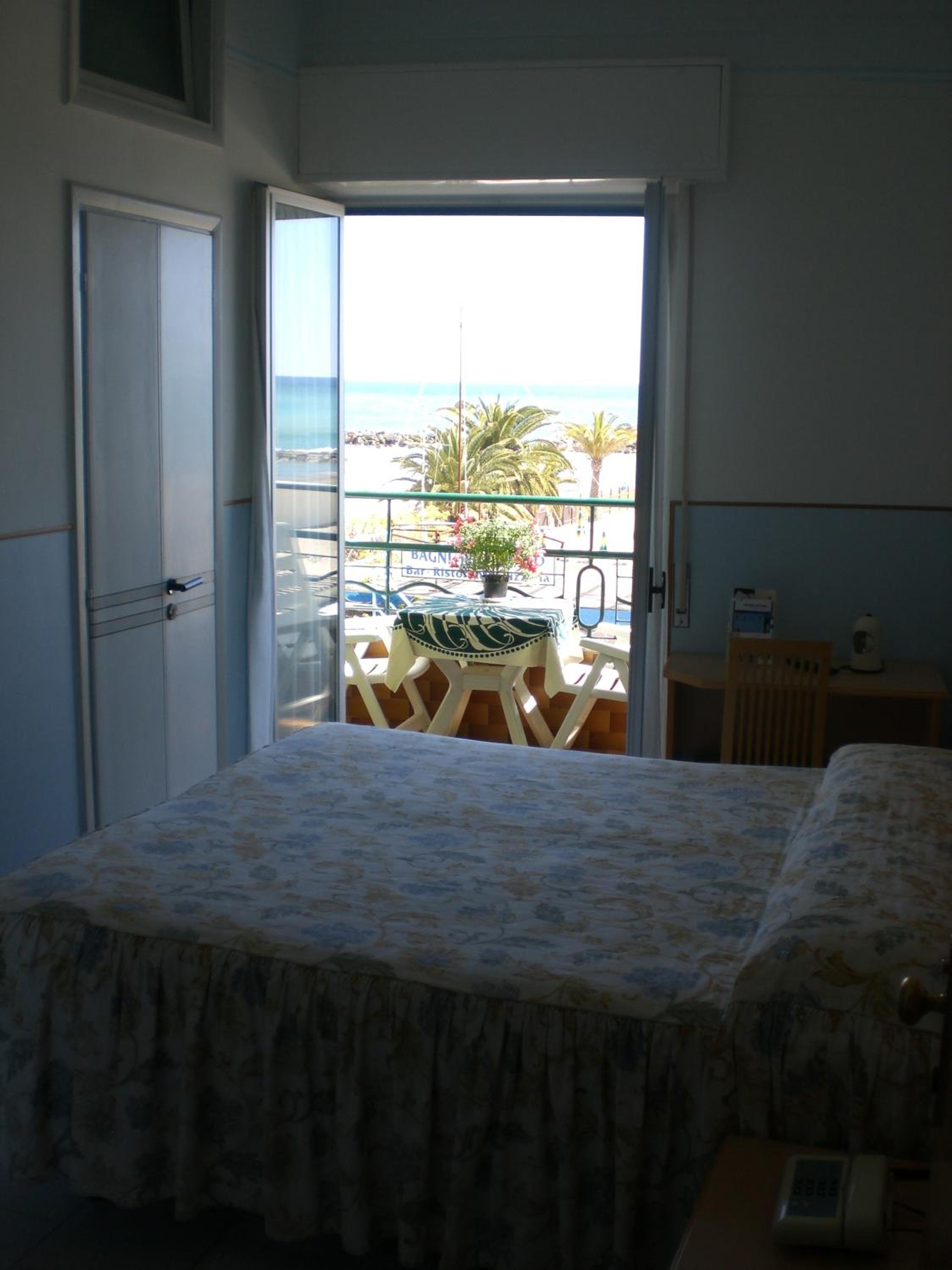 Double or Twin Room photo 2