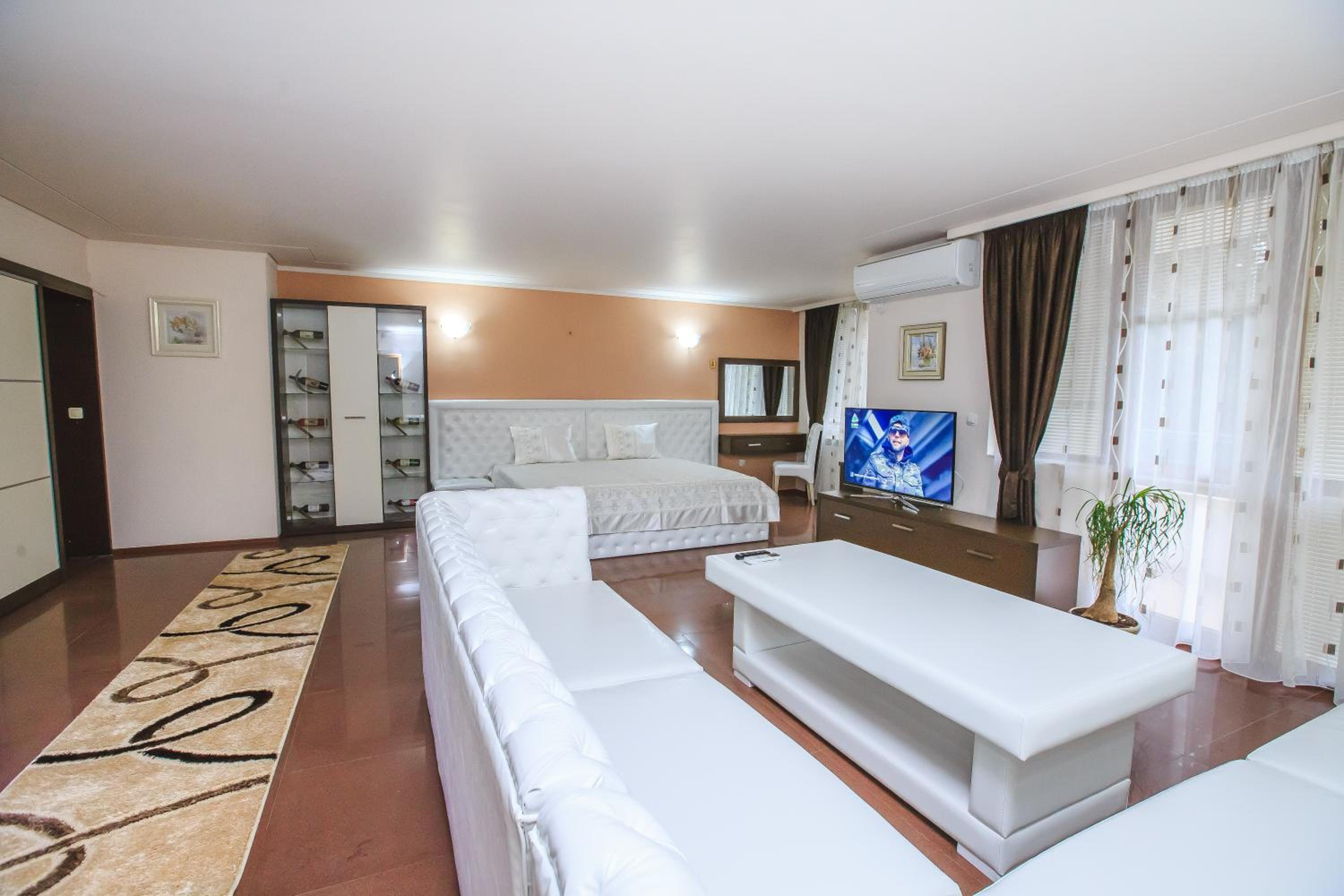 Apartment - Photo 19