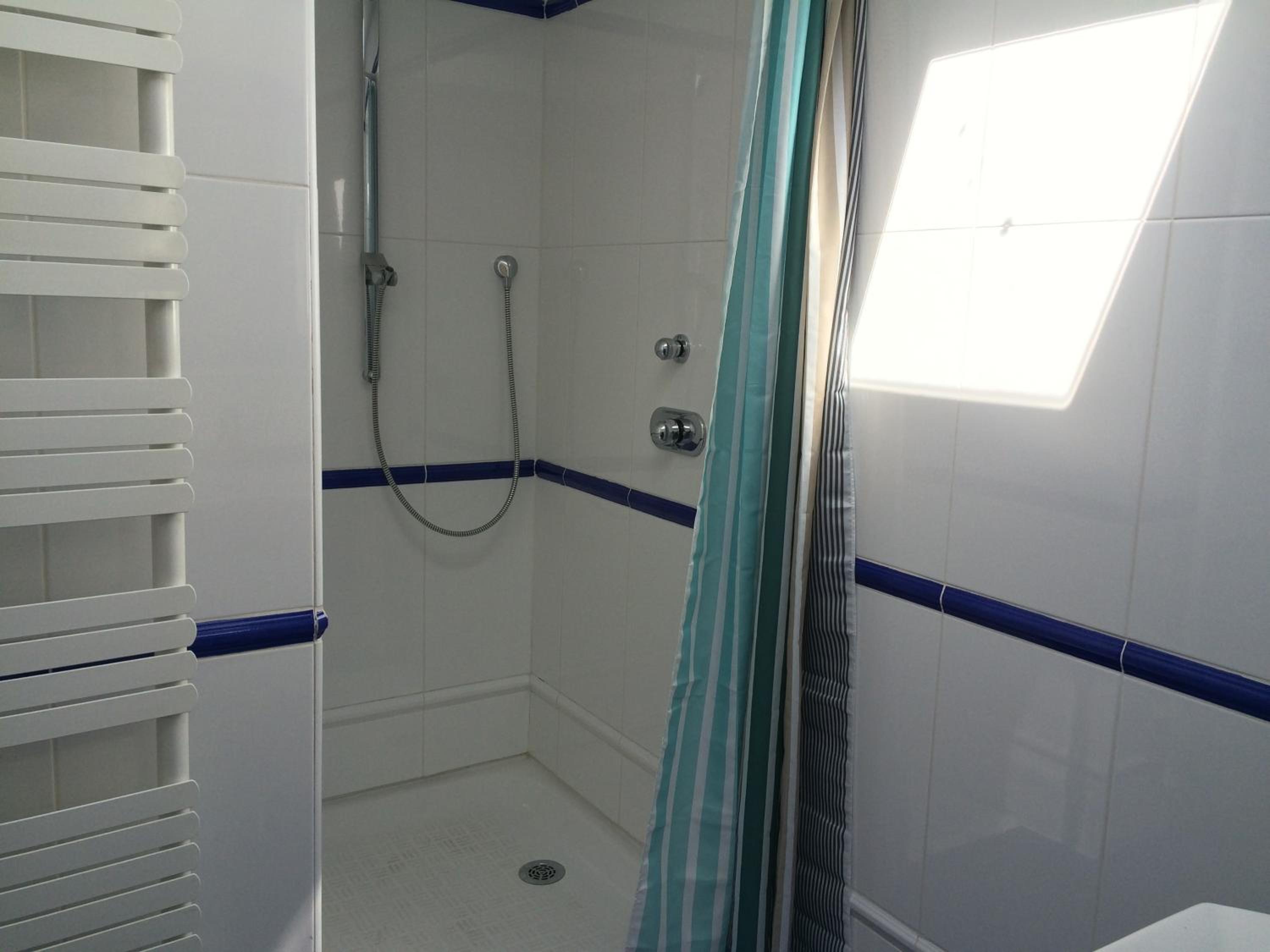 Apartment with Balcony - Photo 10