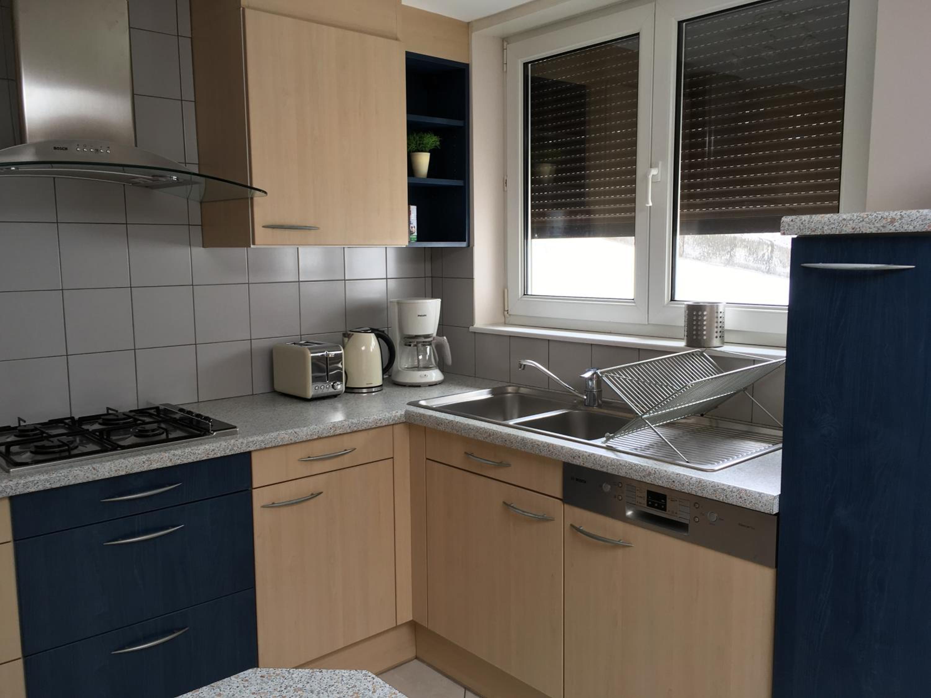 Apartment with Balcony - Photo 8