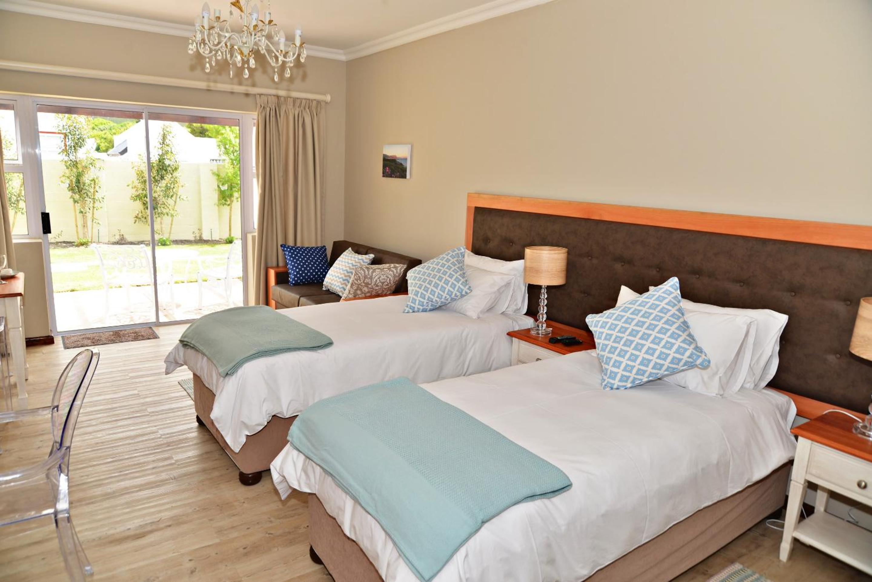 Twin/Double Room photo 2