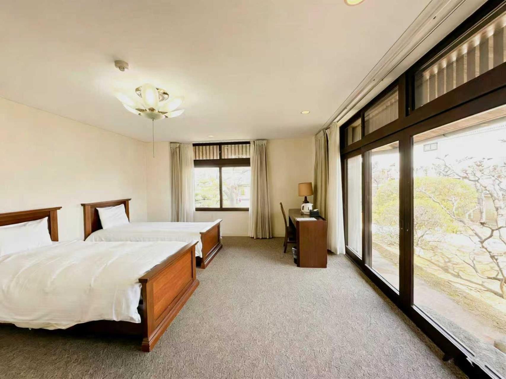 Budget Twin Room - Photo 1