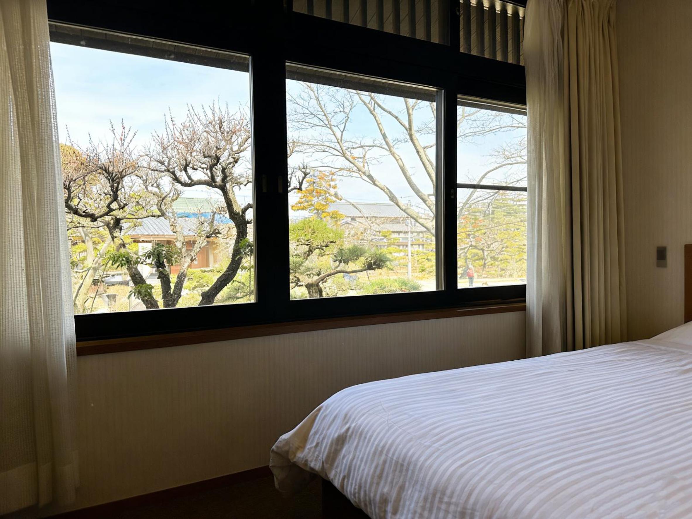 Standard Twin Room with Garden View photo 3