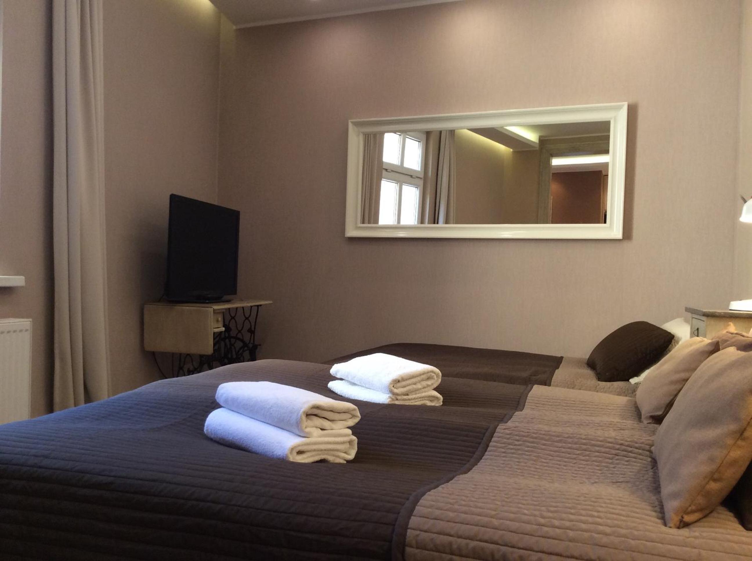 Studio Apartment - Photo 3