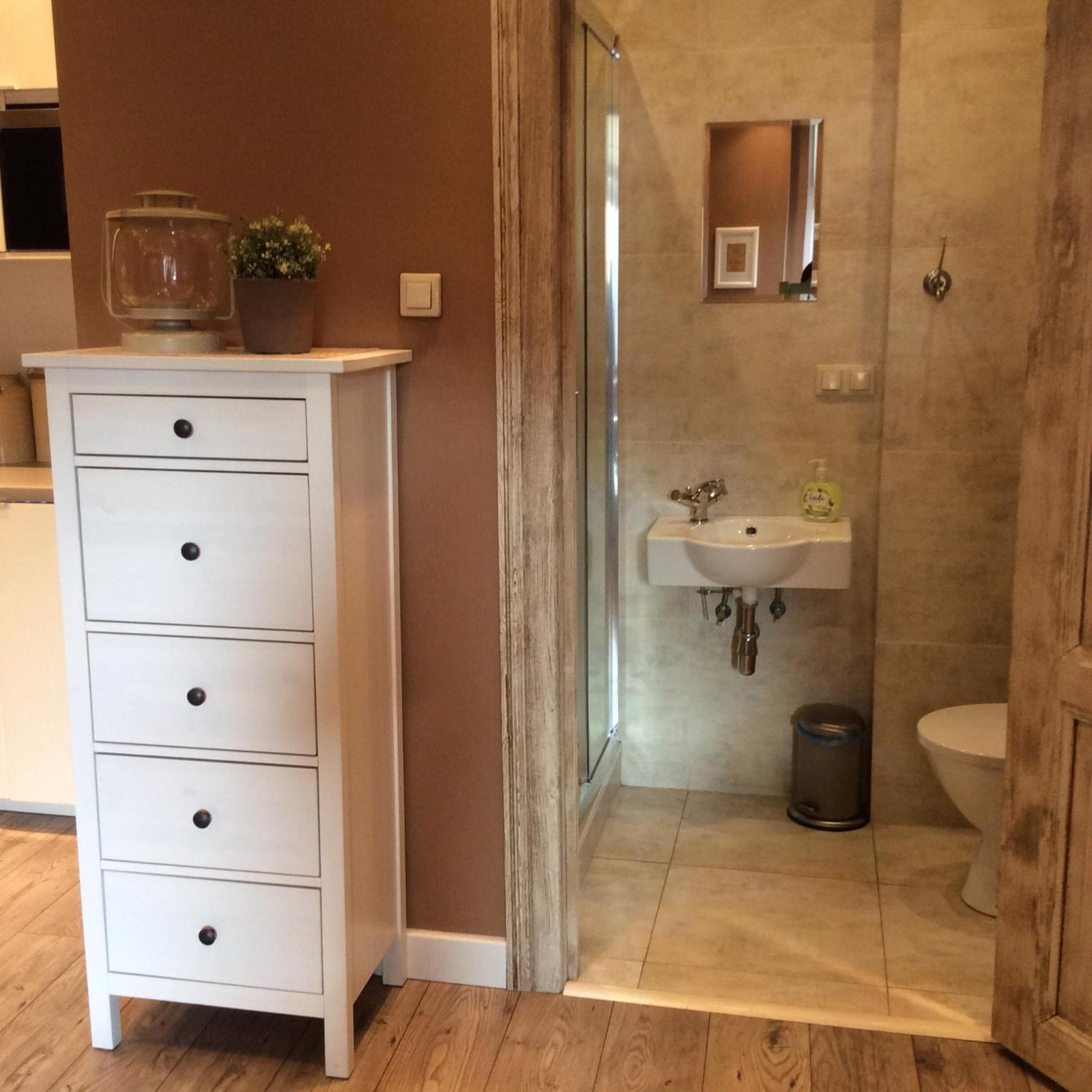 Studio Apartment - Photo 8