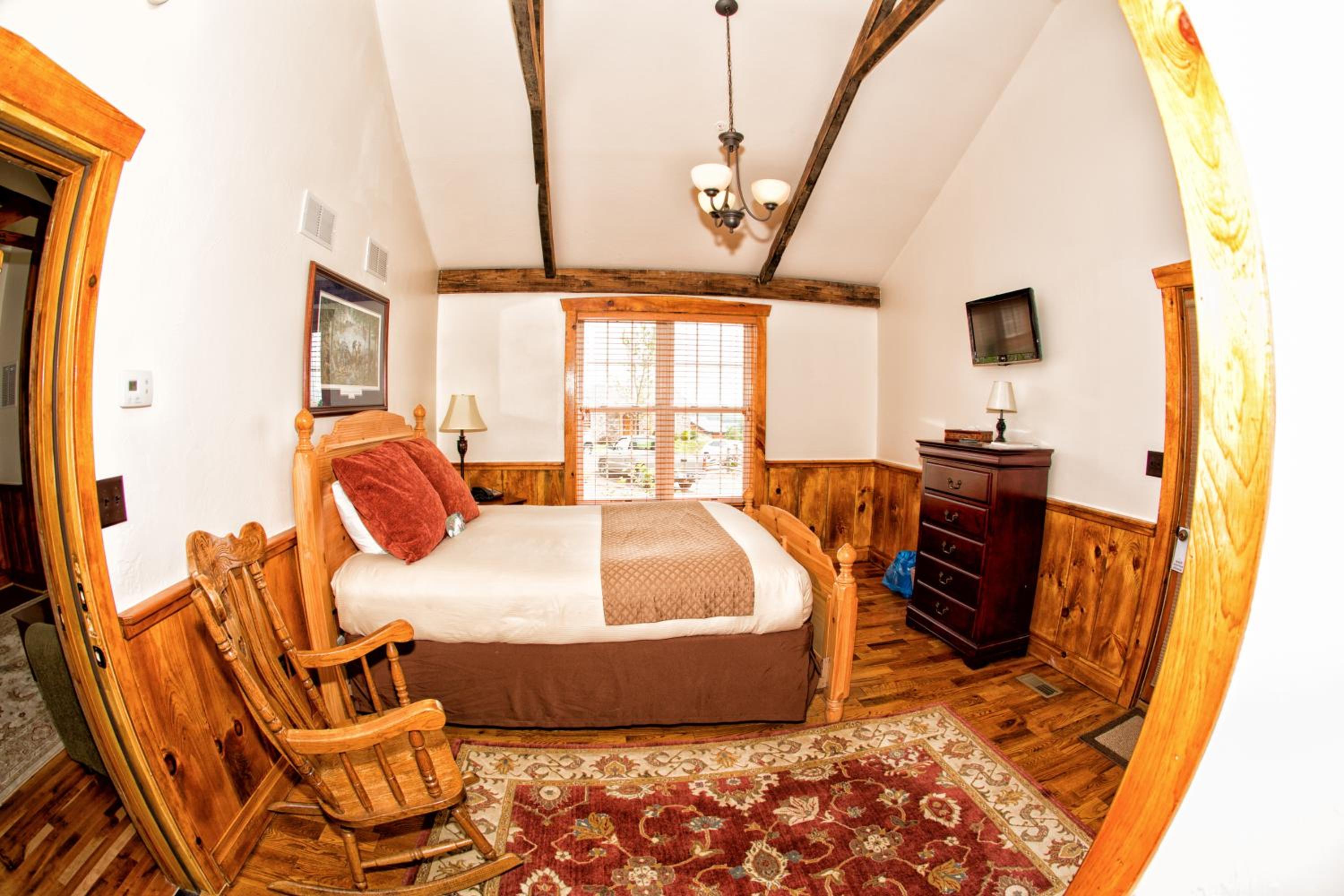 Deluxe Queen Room
