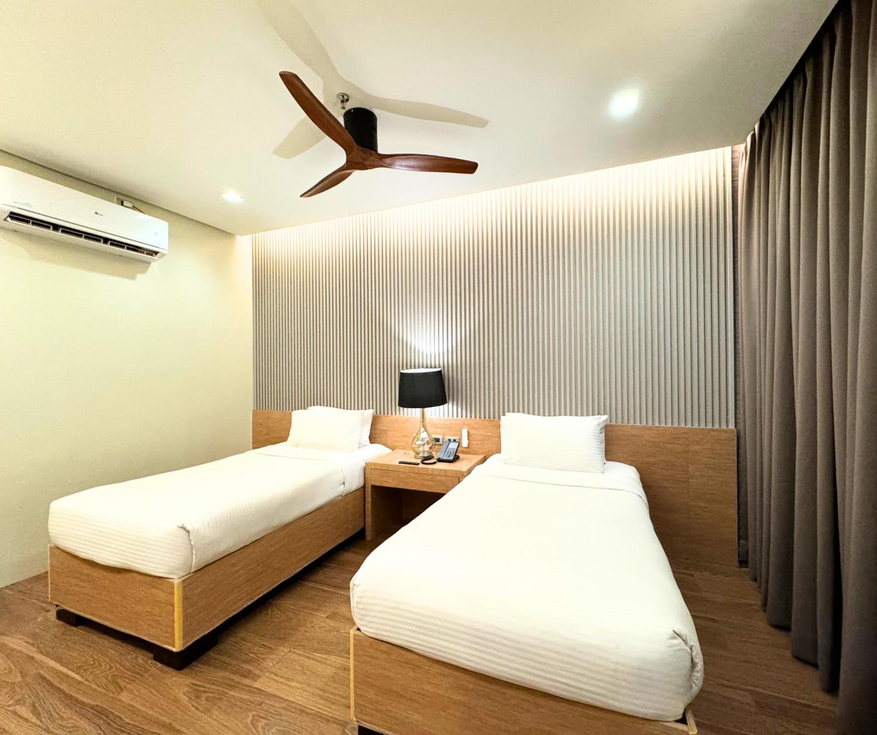 Premiere Twin Room photo 3