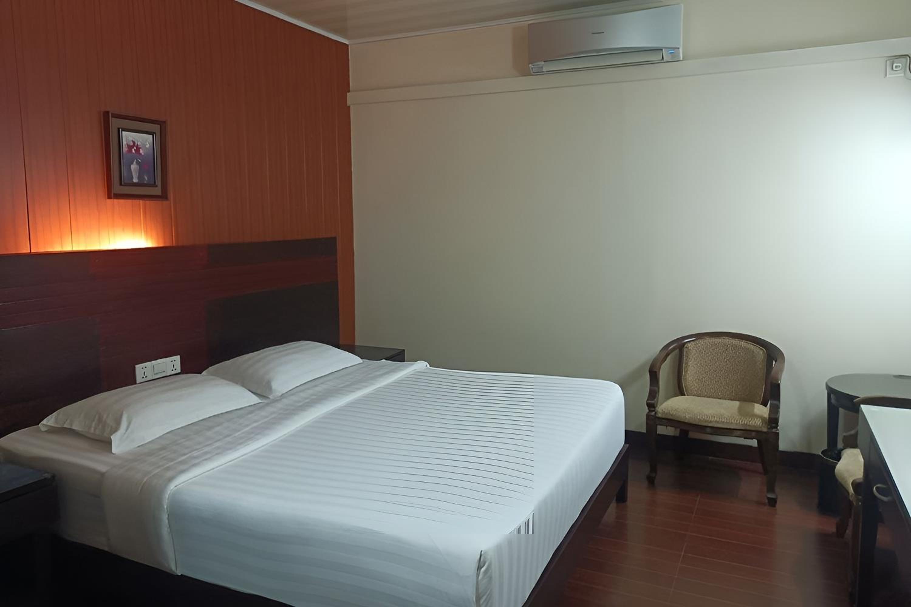 Economy Double Room photo 3