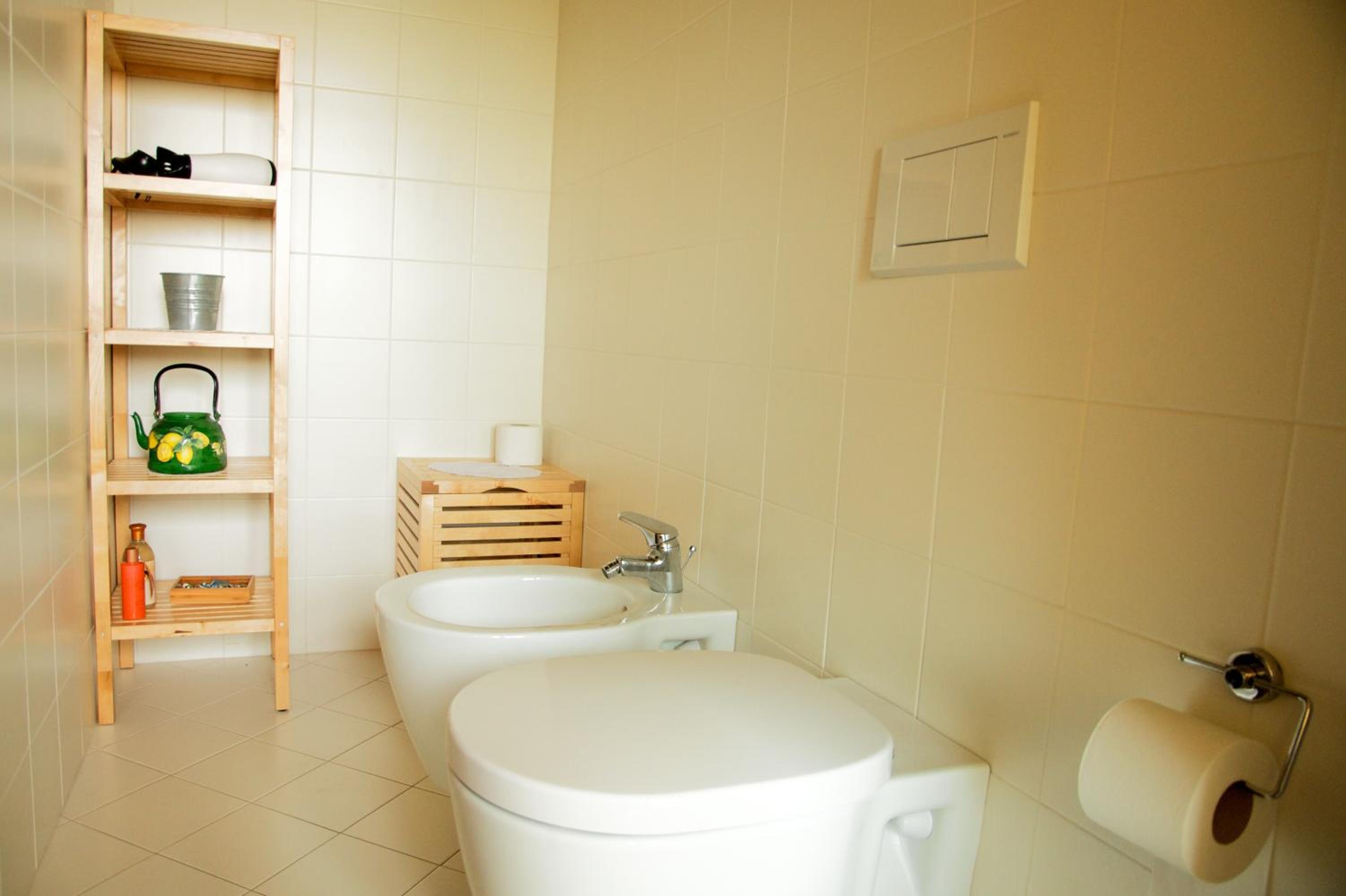 Double Room - Photo 12