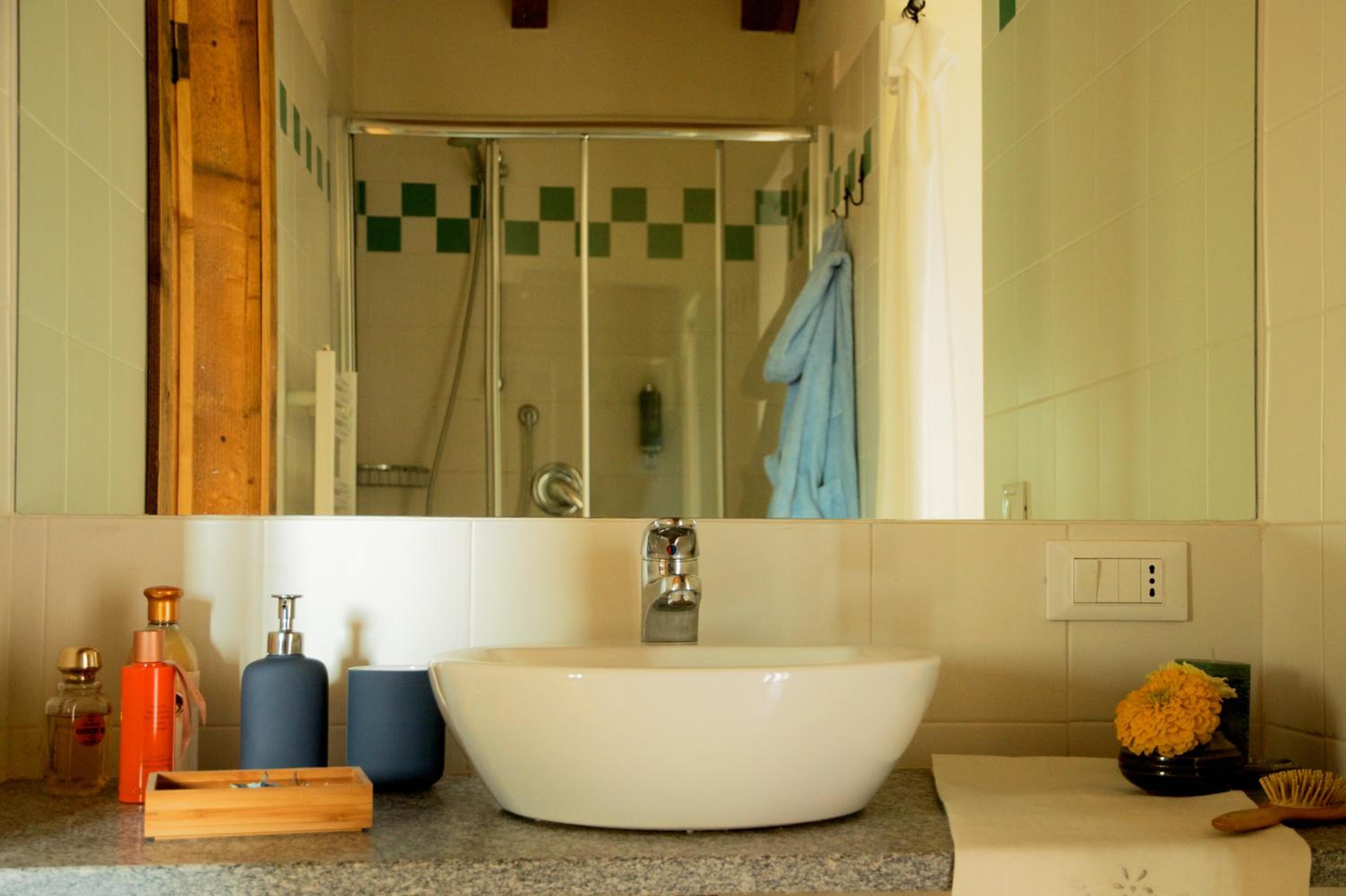 Double Room - Photo 15