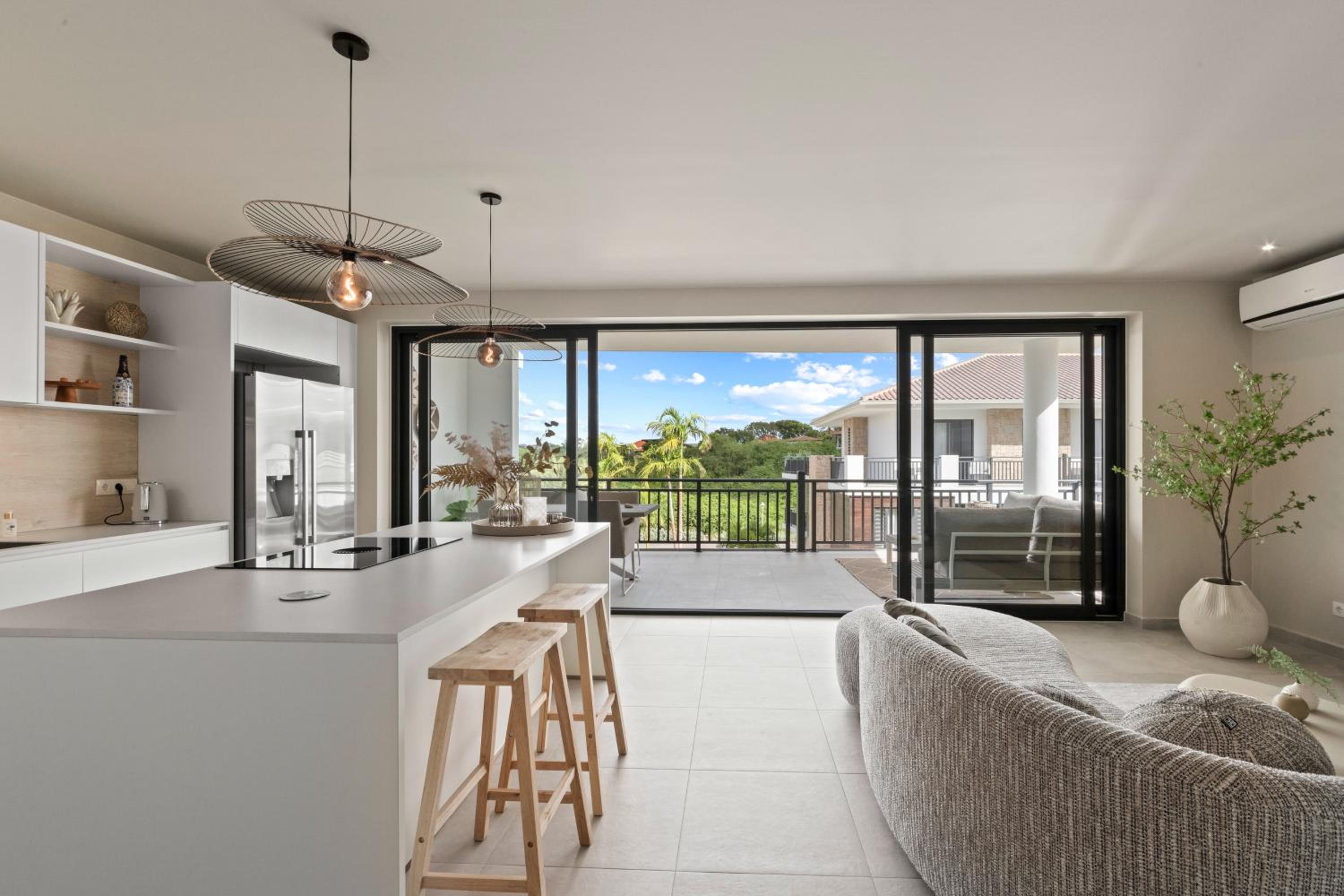 Two-Bedroom Deluxe Apartment with Balcony photo 2
