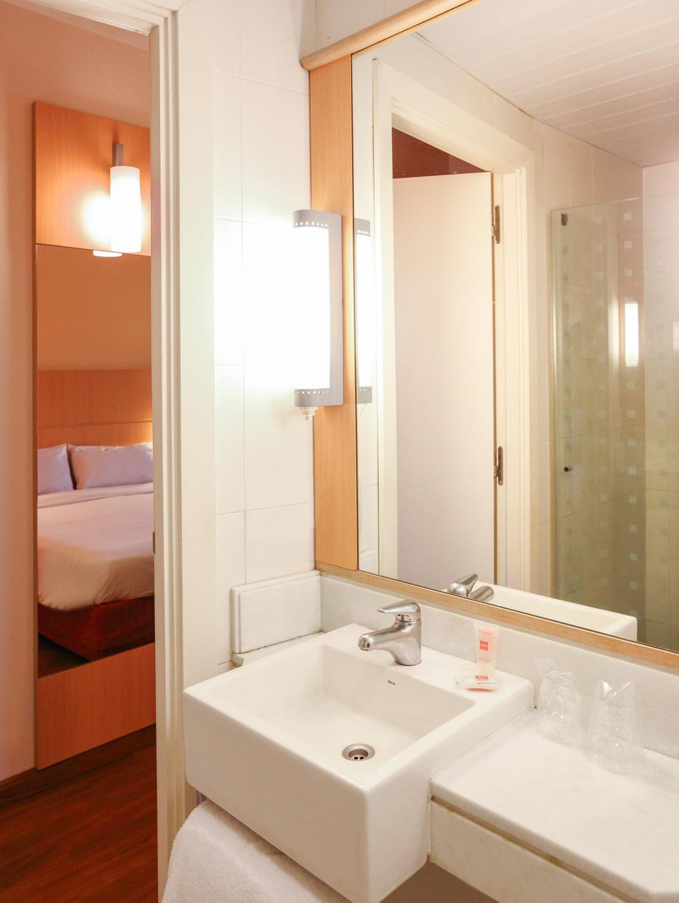Double Room with Extra Bed photo 2