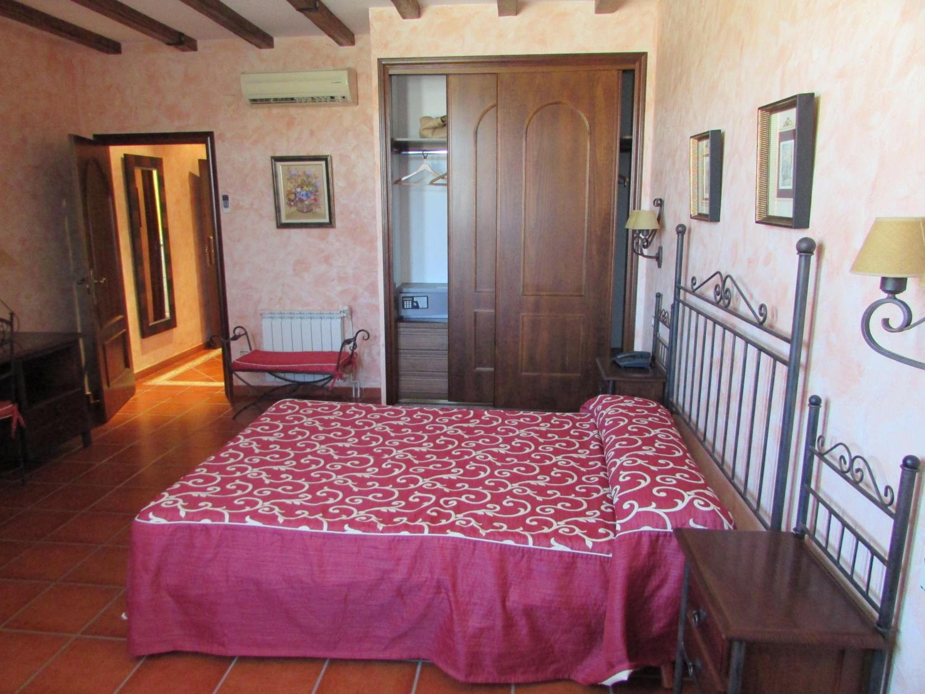 Large Single Room photo 2