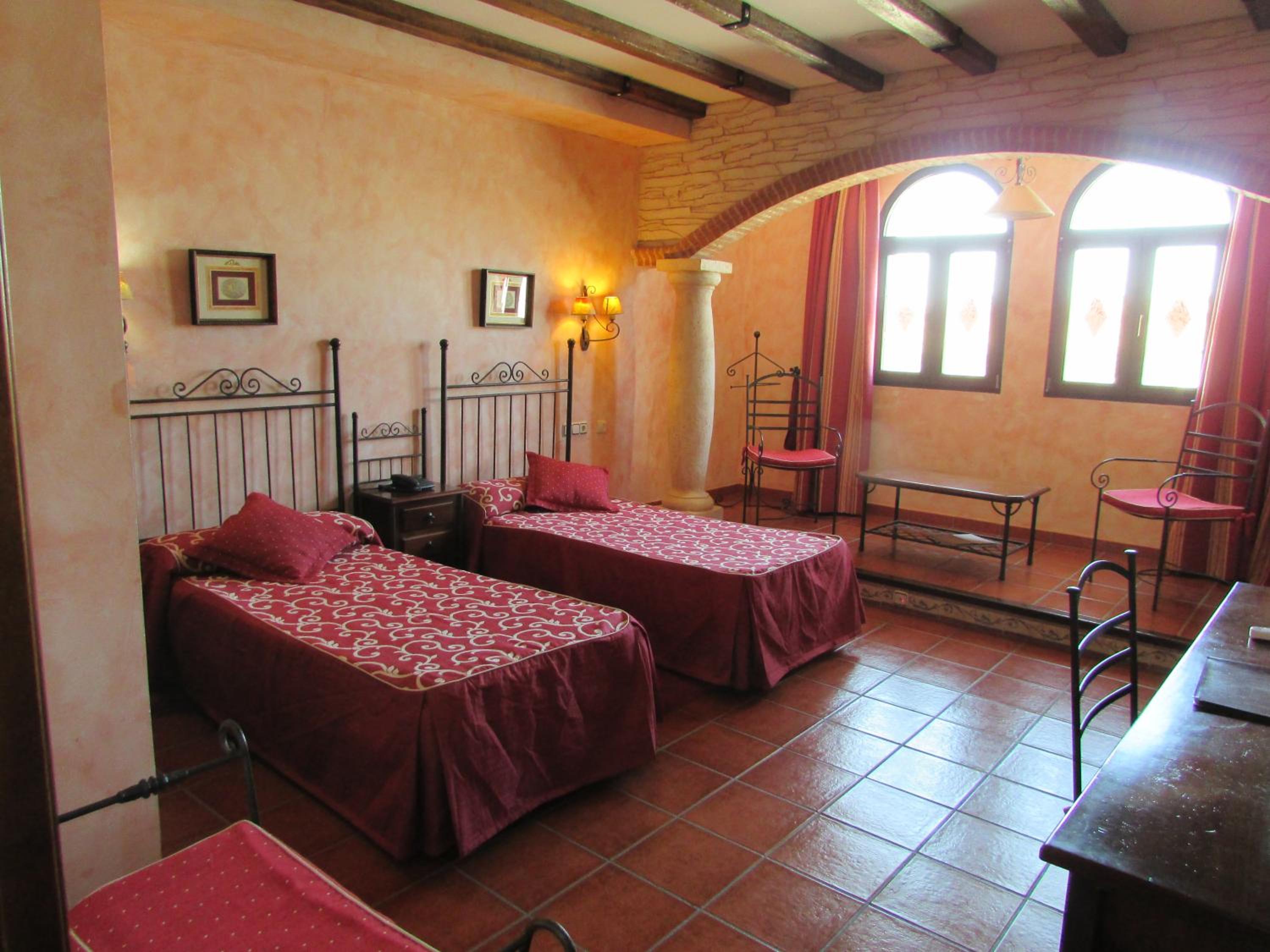 Large Twin Room photo 3