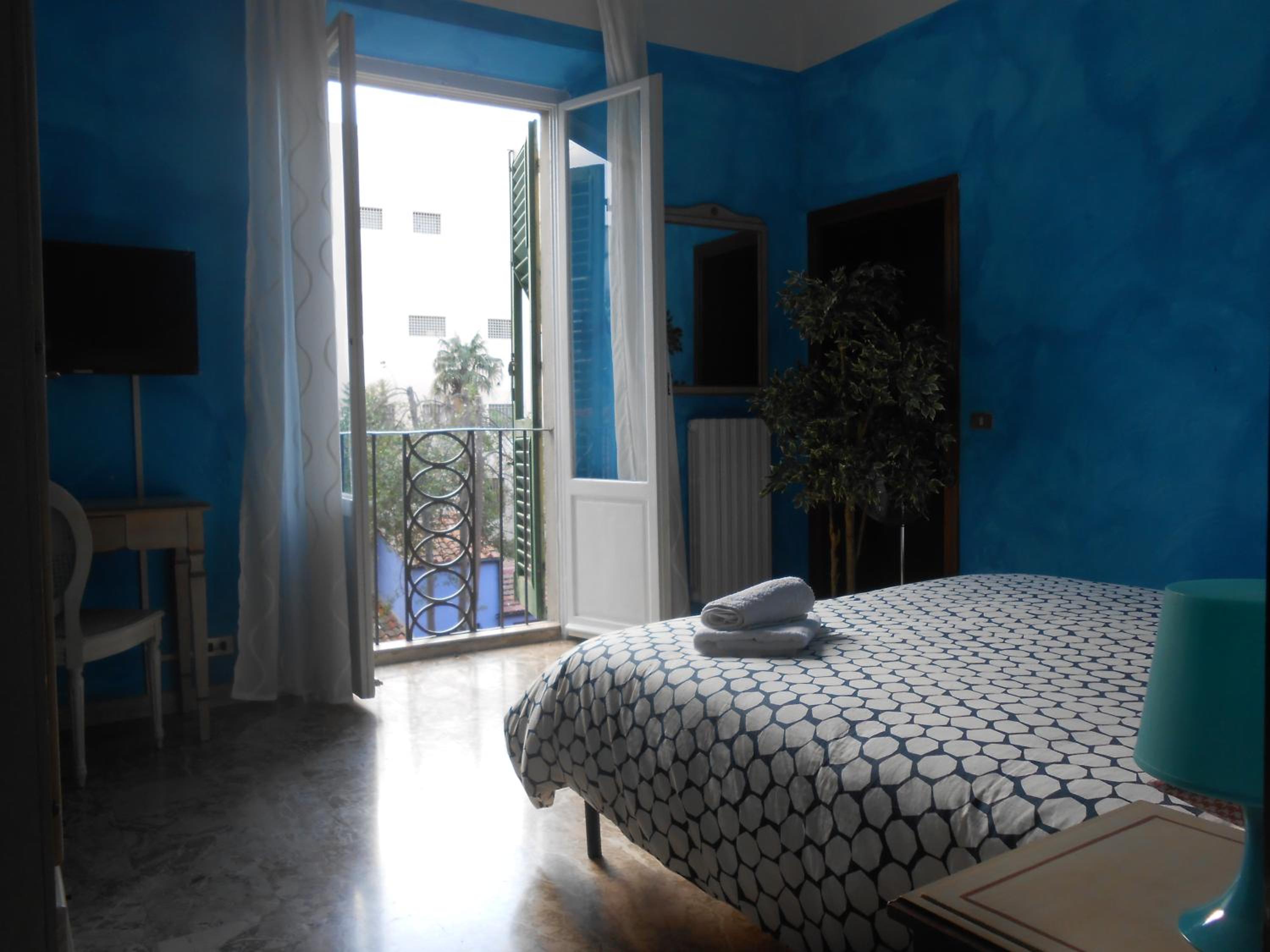Twin Room with Shared Bathroom