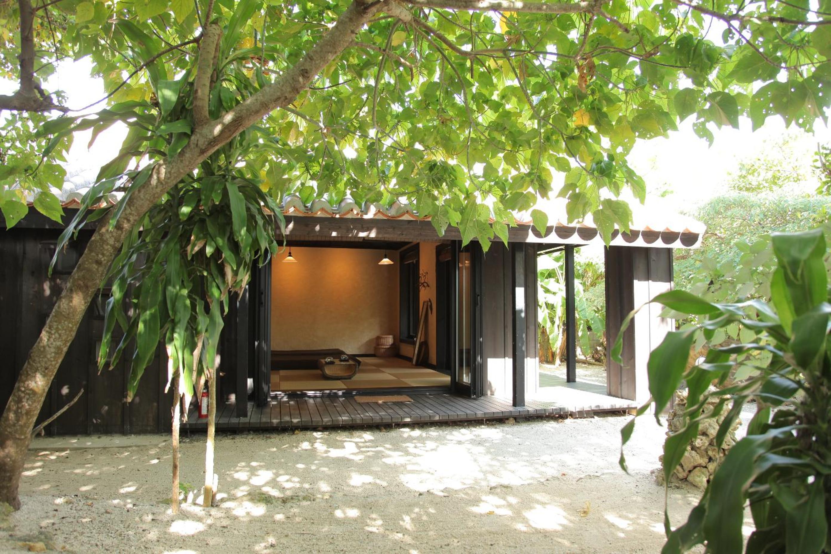 Japanese-Style Twin Room with Garden photo 3