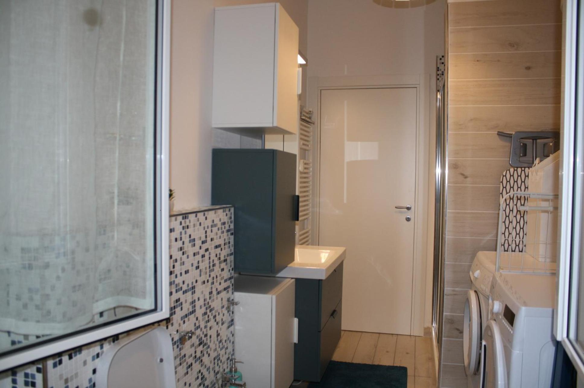 Apartment with Terrace - Photo 41