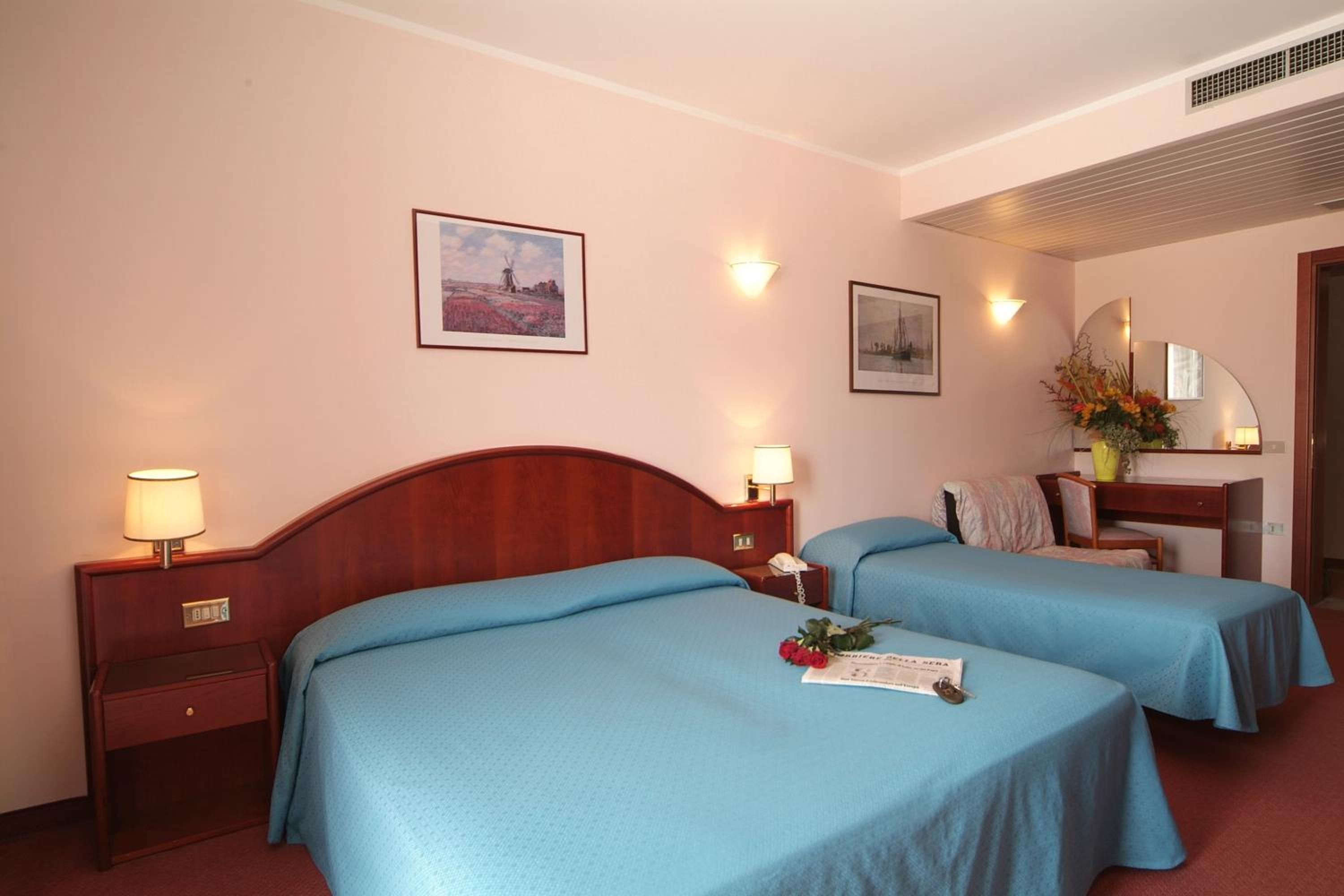 Classic Quadruple Room - Photo 1