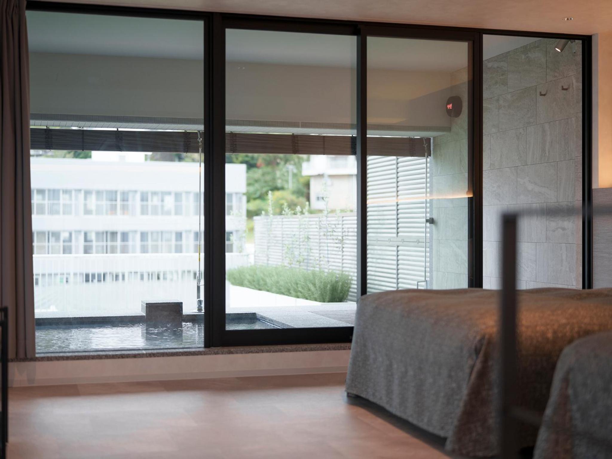 Deluxe Suite with Sea View photo 2