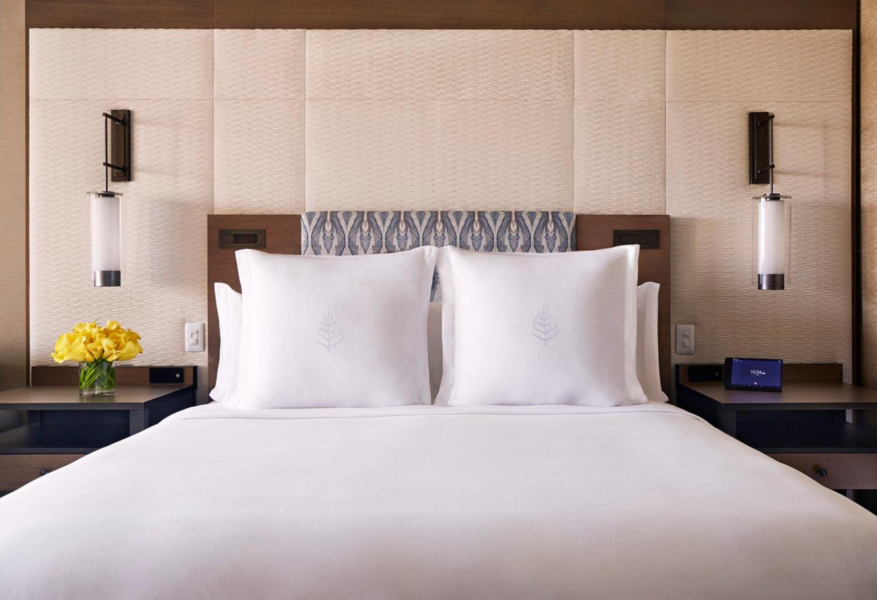 Deluxe King Room with Garden View - Photo 1