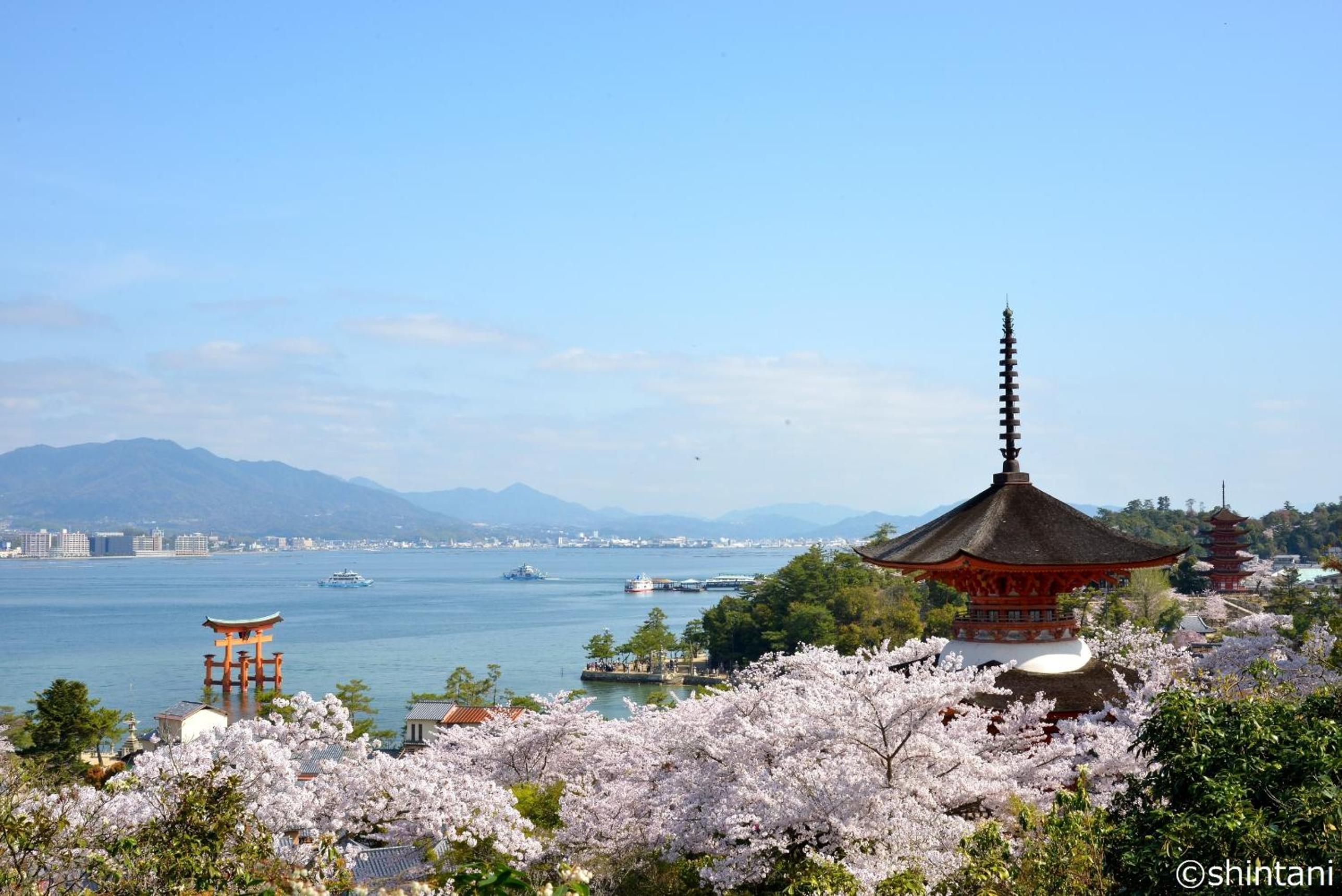 Setouchi Resort Floor Twin/Triple Room with Miyajima Speed Boat Ticket (One-Way) - Non-Smoking - Photo 2