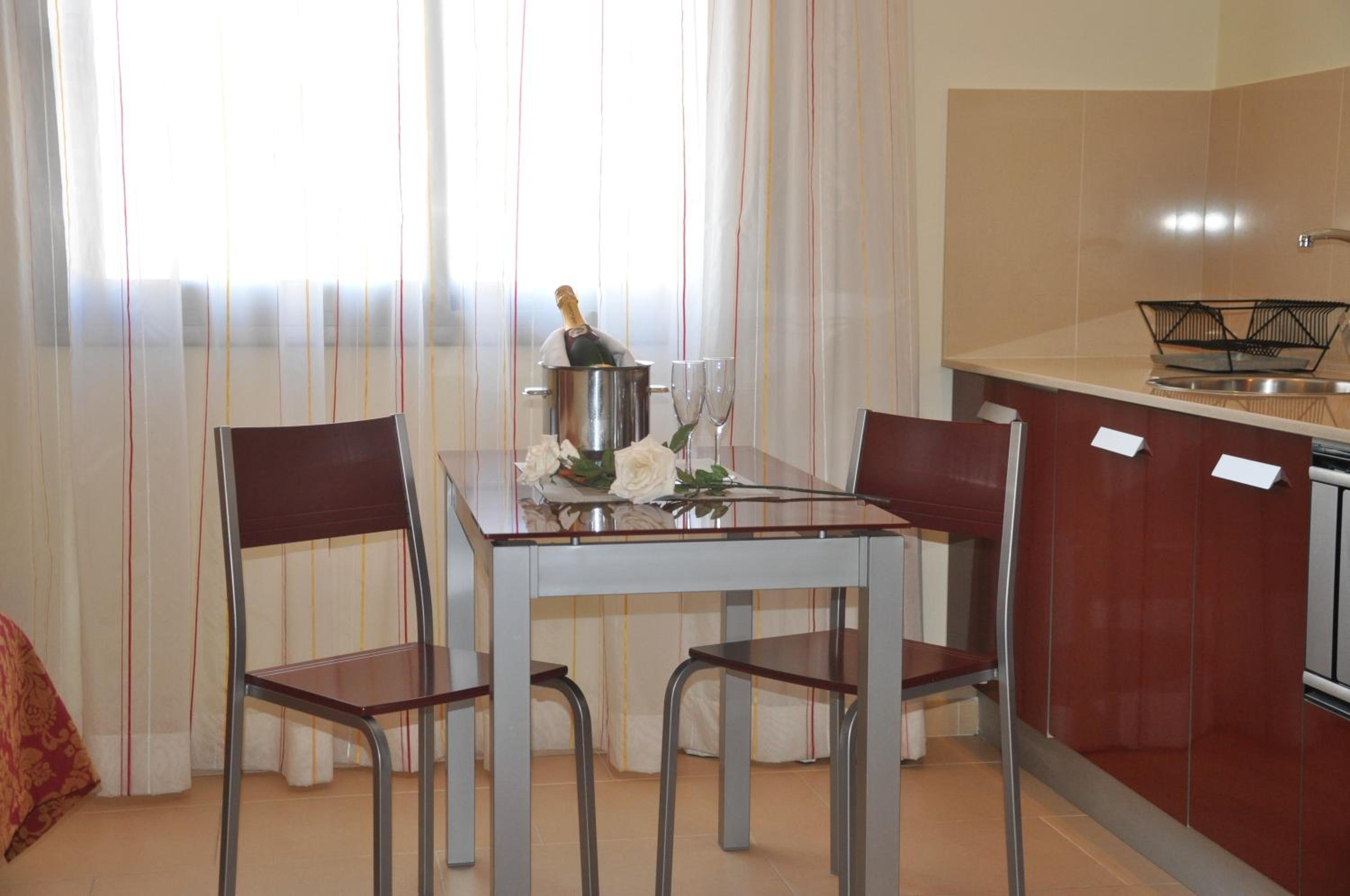 Studio (2 Adults) - Photo 11