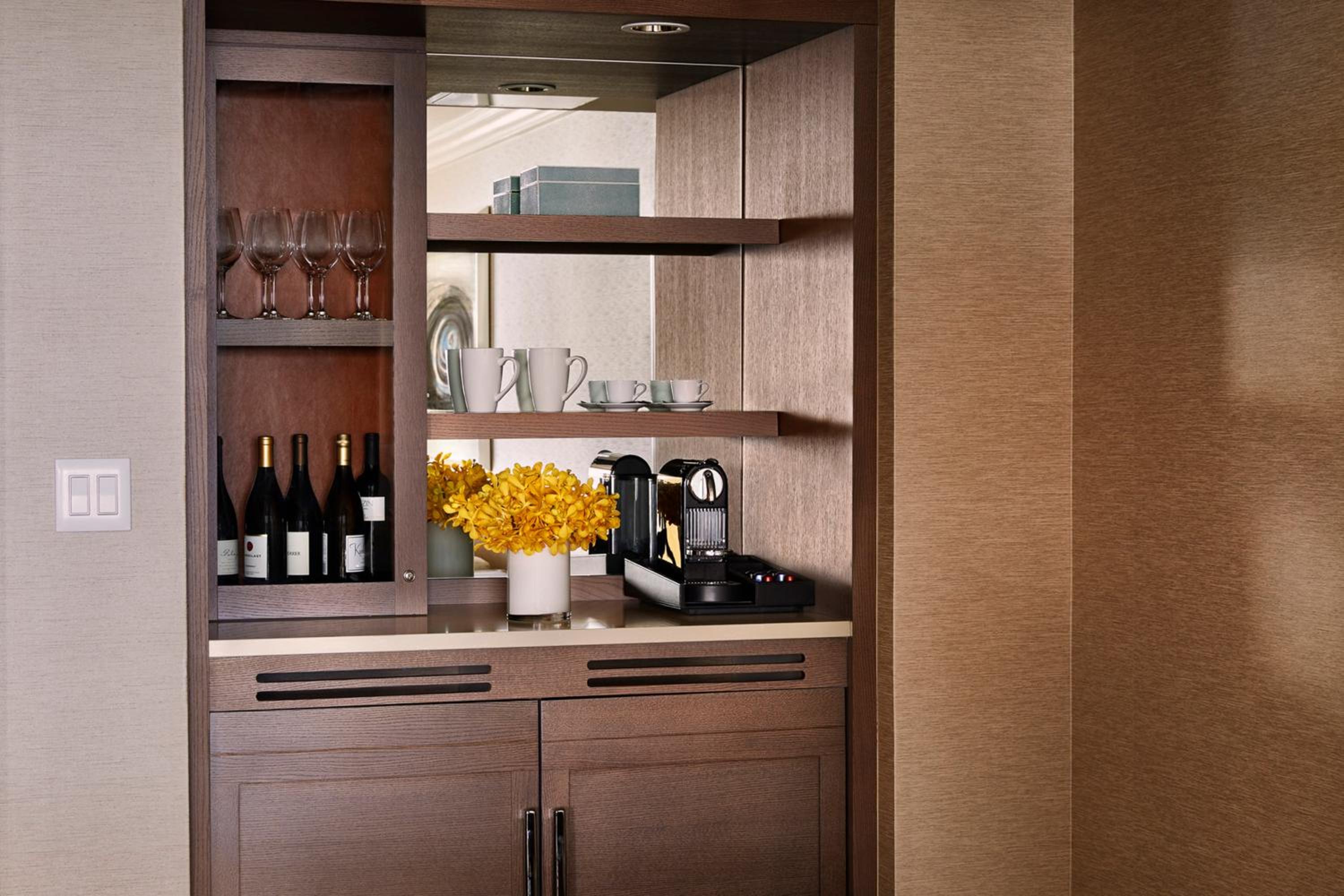 Ocean View Prime Executive Suite - Photo 2
