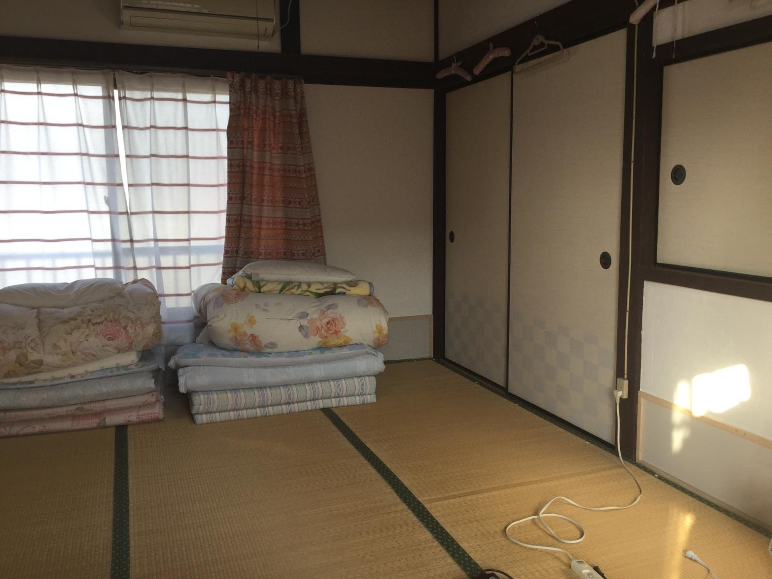 Japanese-Style Standard Twin Room with Shared Bathroom photo 3