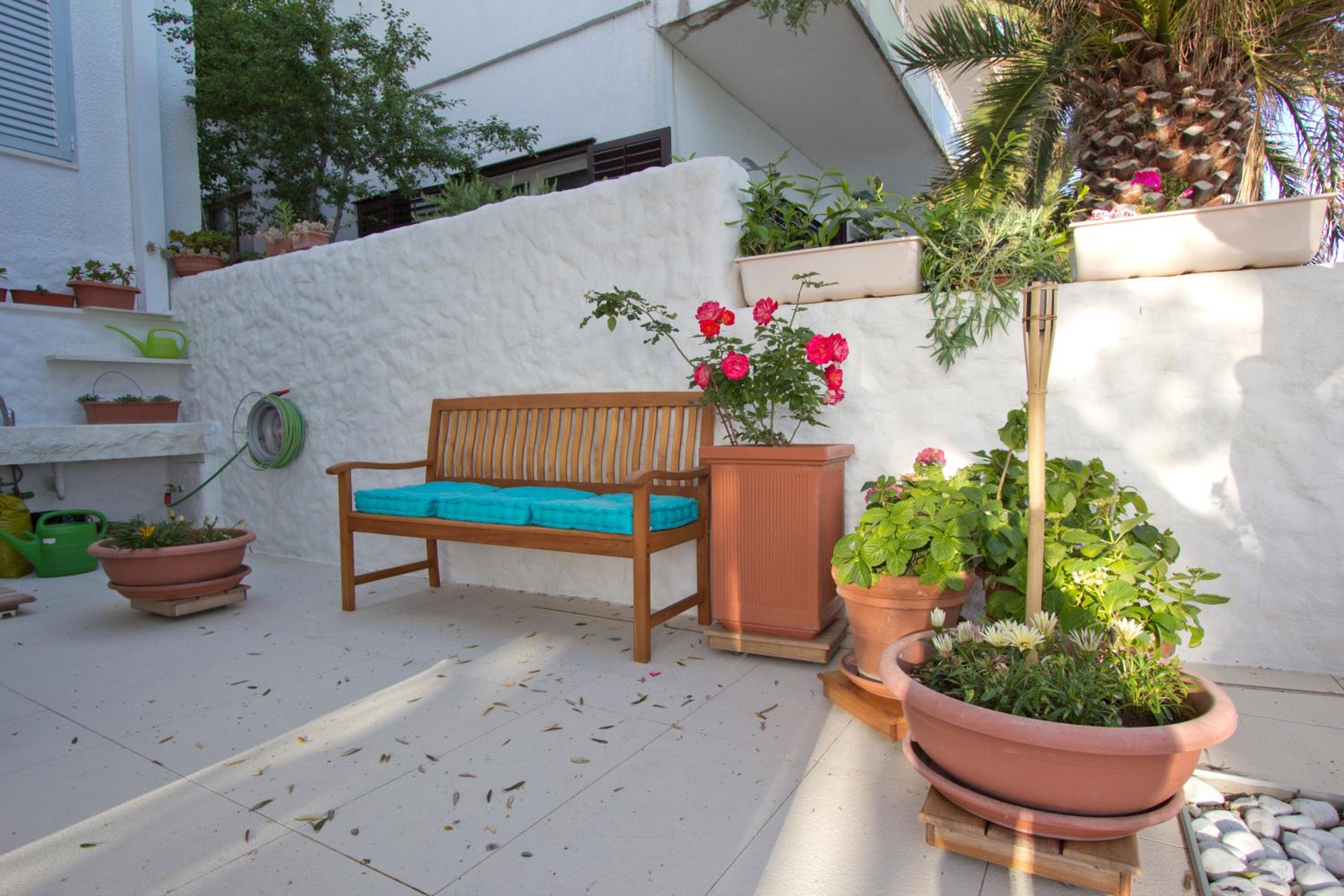 Three-bedroom seafront house with beach area photo 3