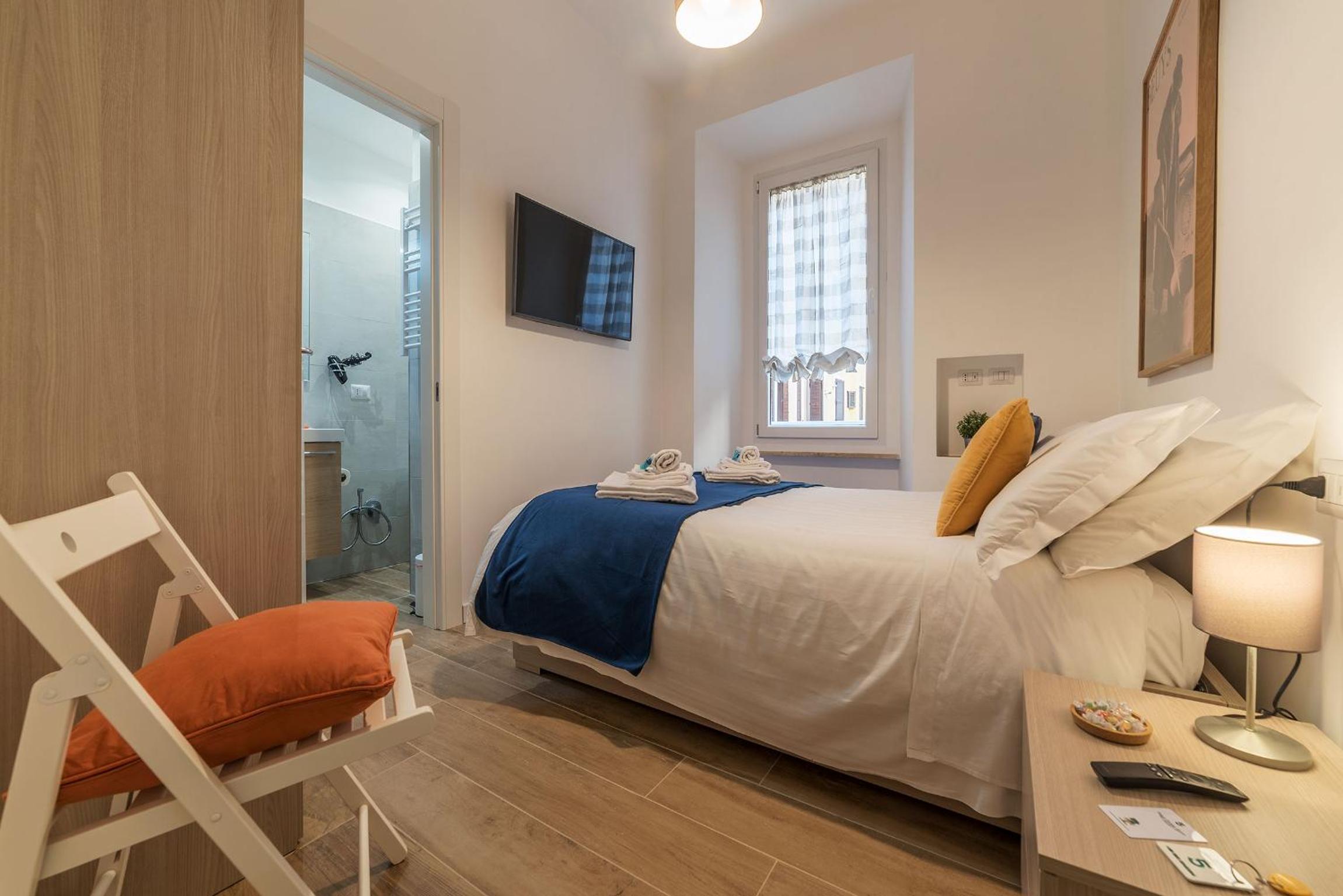 Small Double Room photo 2