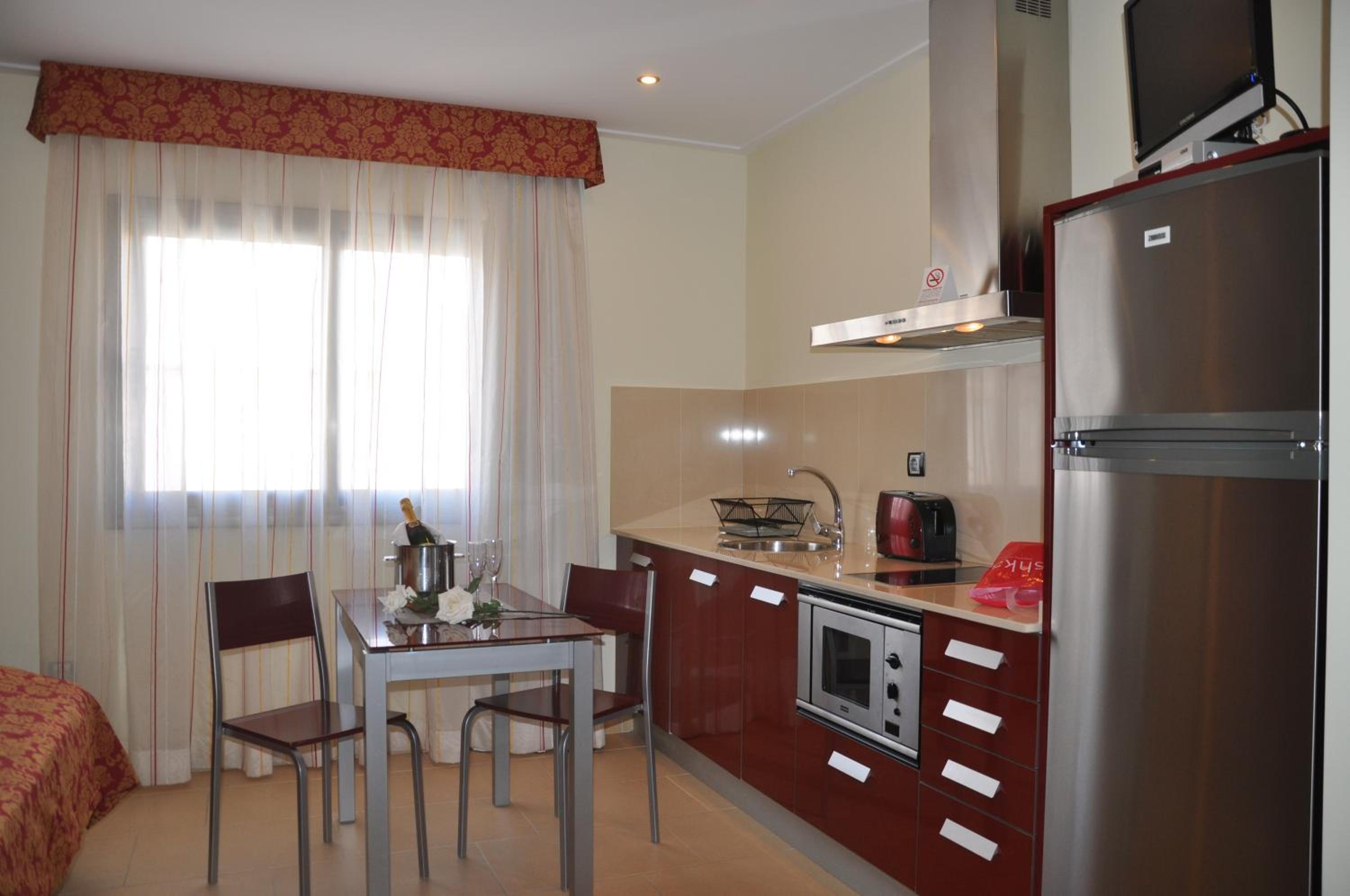 Studio (2 Adults) - Photo 10