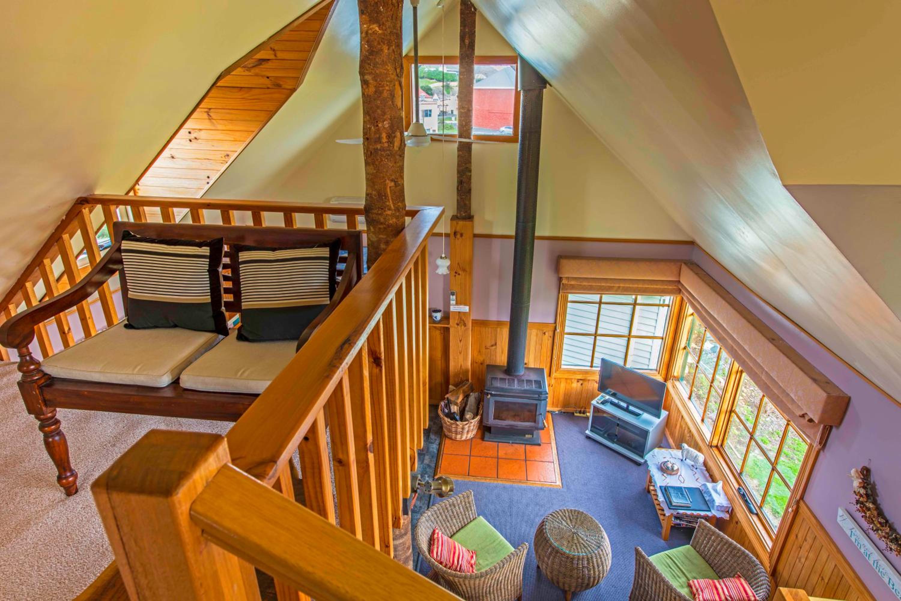 Two-Bedroom Cottage - Split Level photo 3