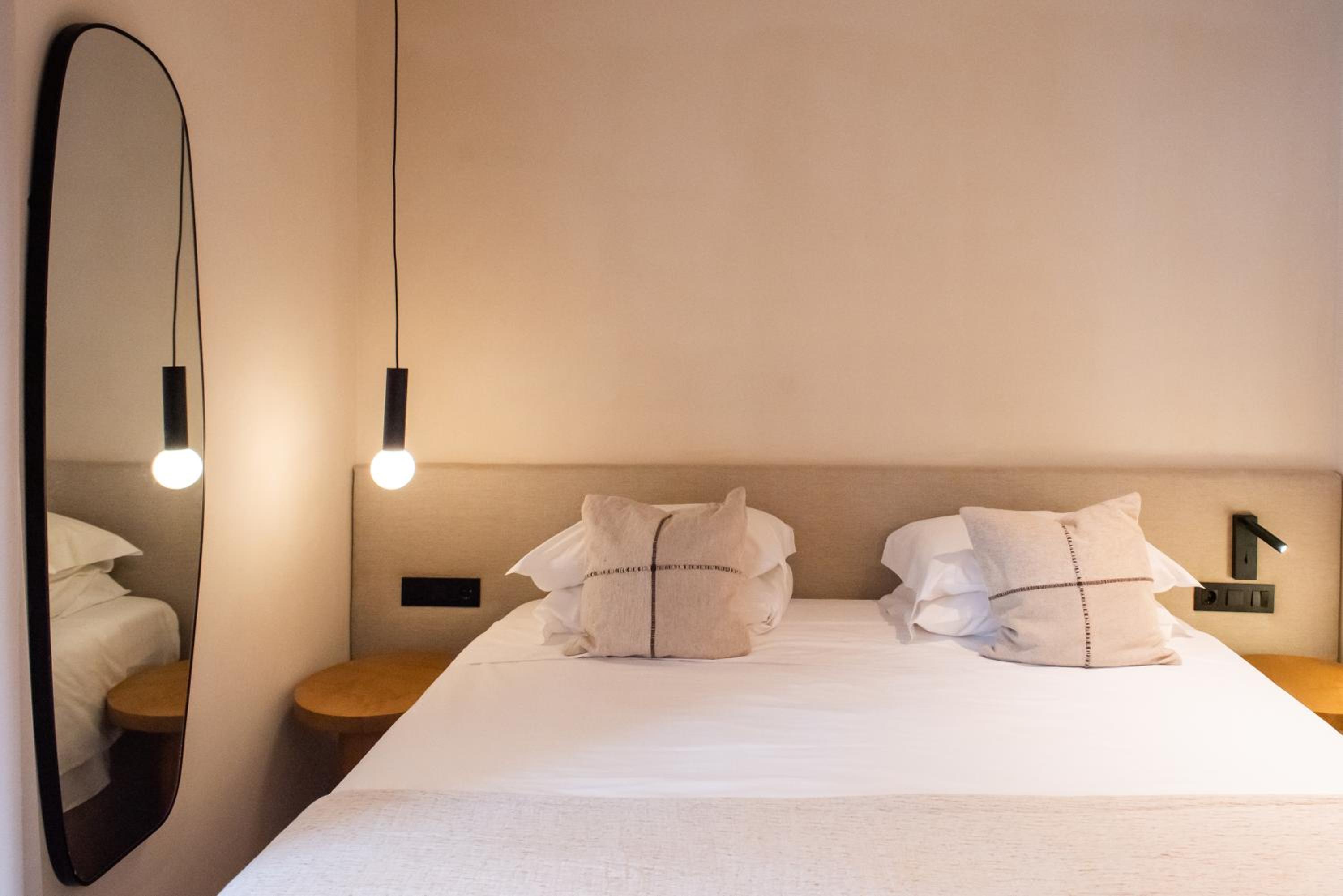 Deluxe Room - Photo 3
